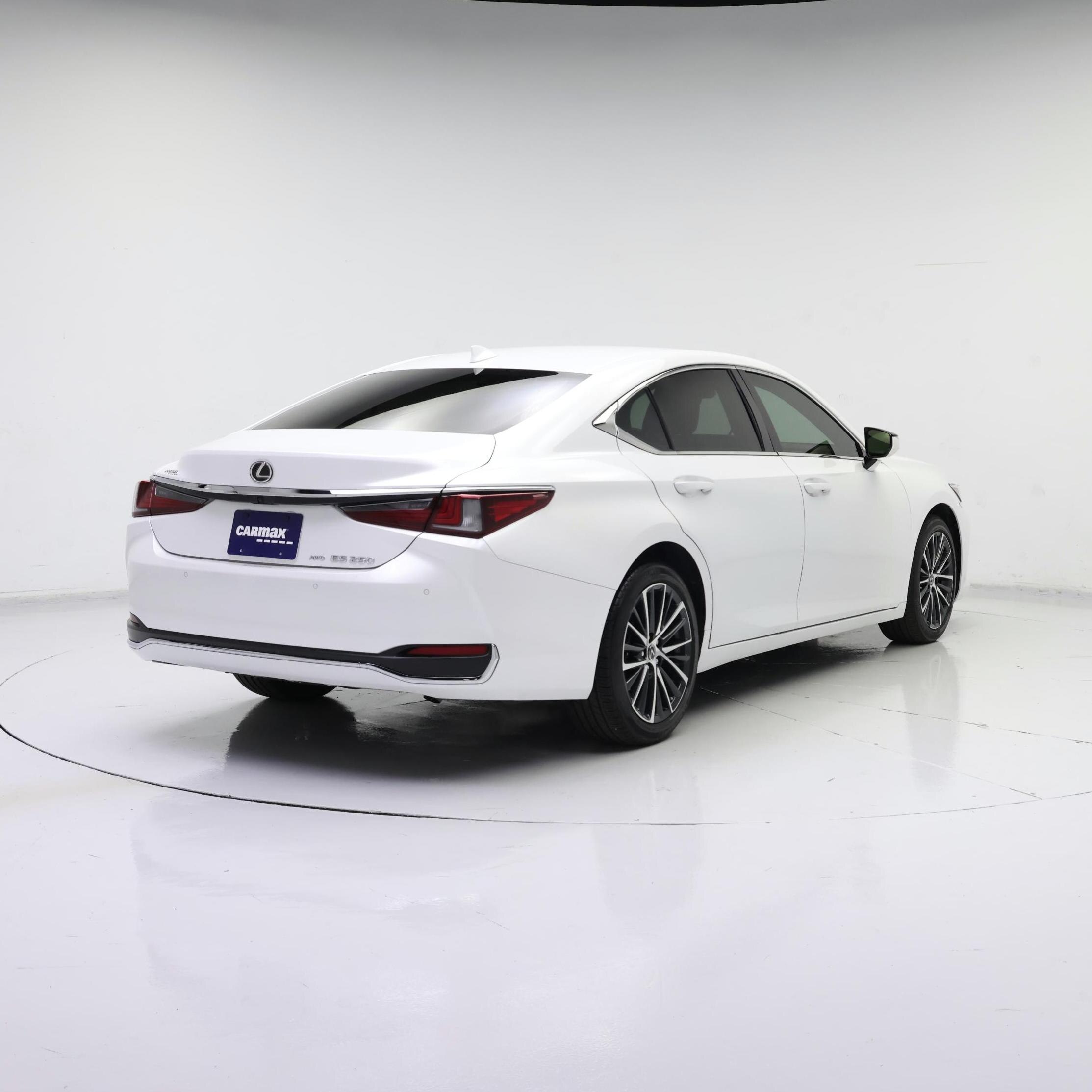 Thumbnail: 2025 Lexus ES - 8