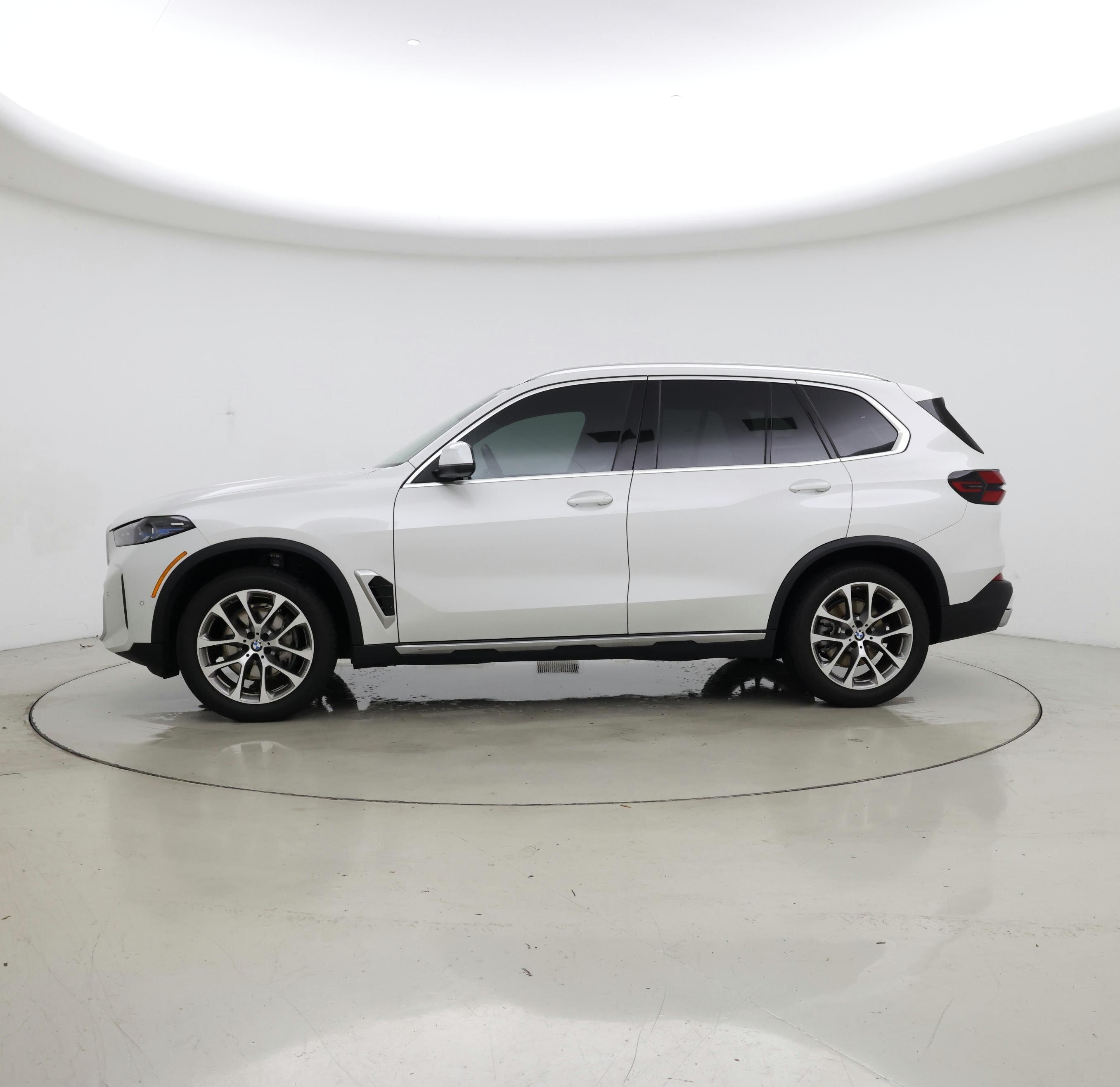 Thumbnail: 2026 BMW X5 - 3