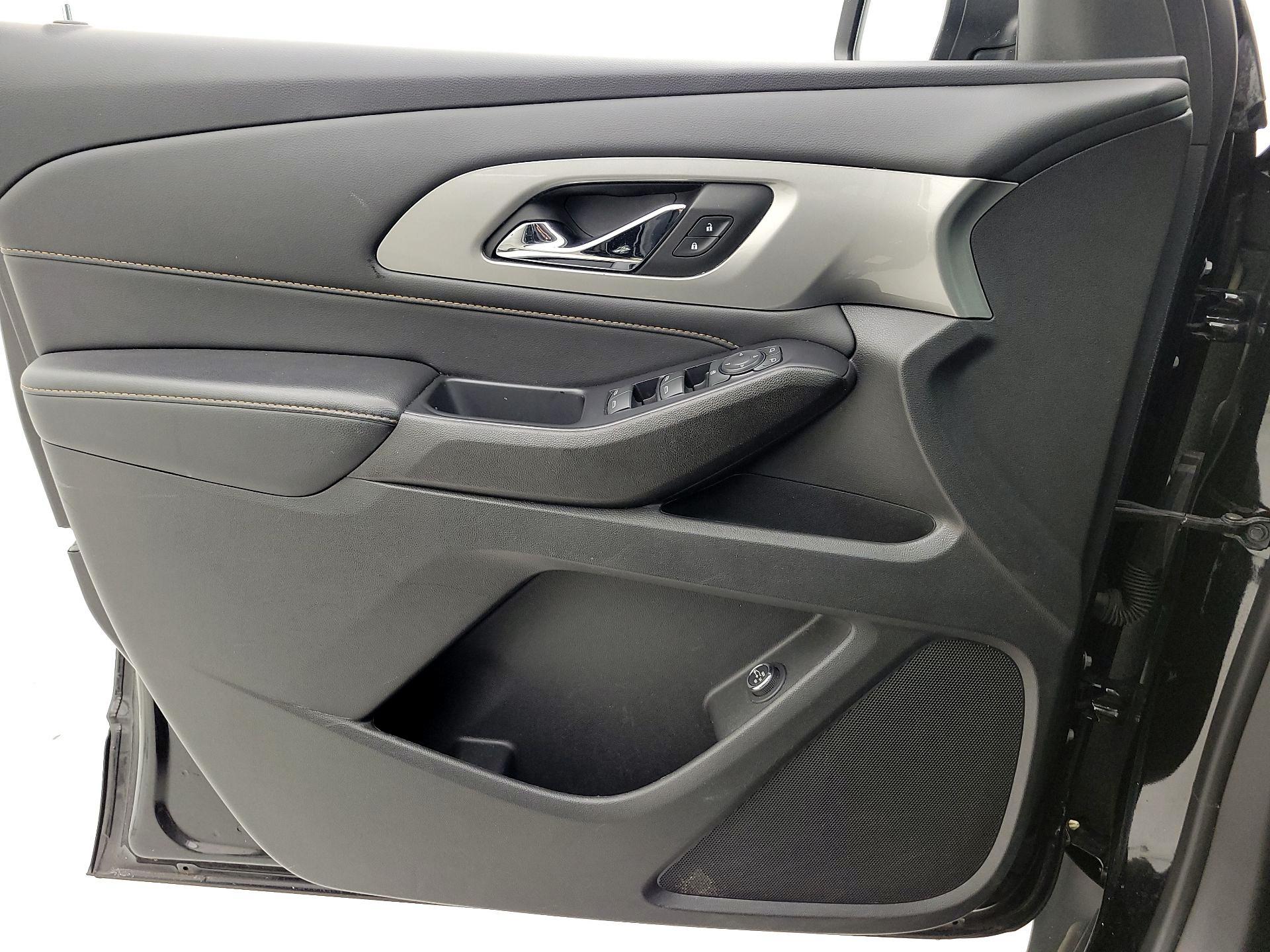 Thumbnail: 2021 Chevrolet Traverse - 12