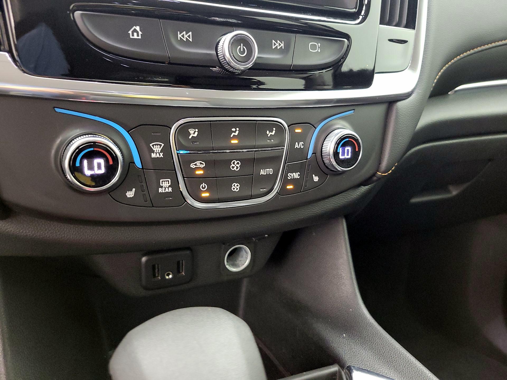 Thumbnail: 2021 Chevrolet Traverse - 16