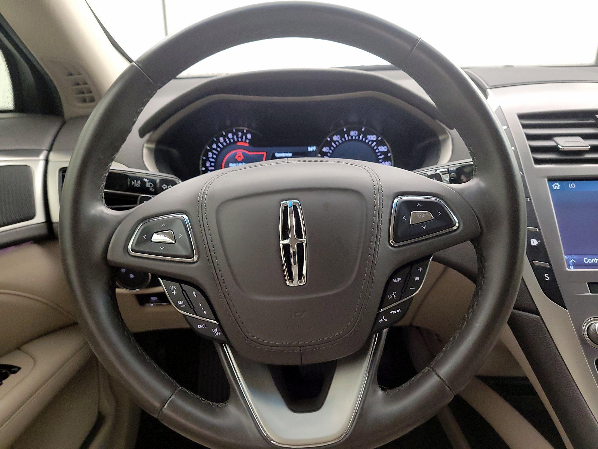 Thumbnail: 2020 Lincoln MKZ - 10