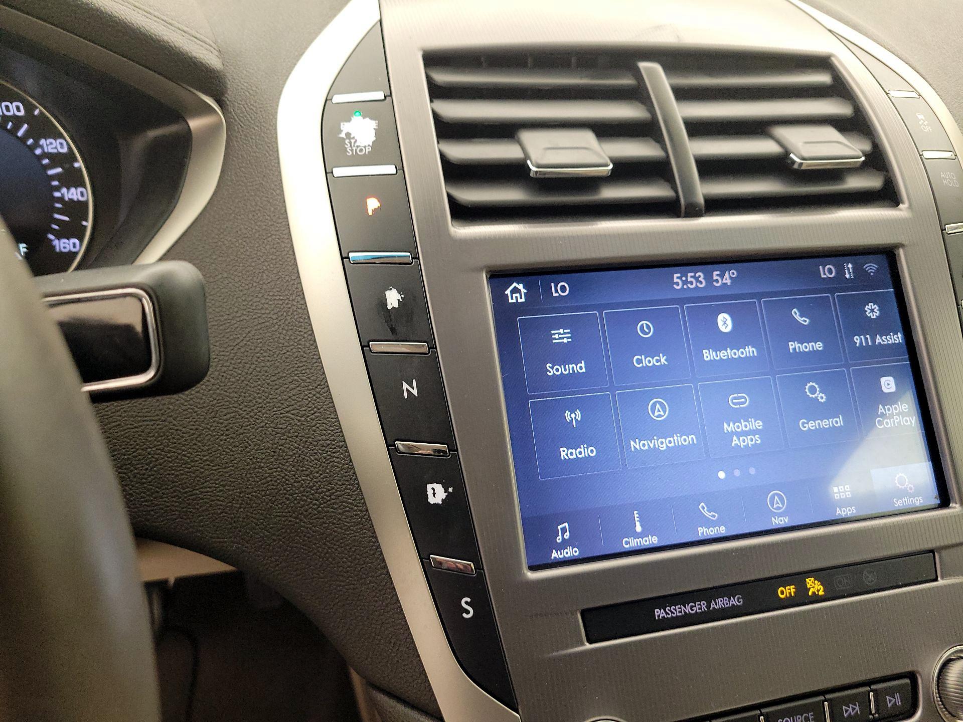 Thumbnail: 2020 Lincoln MKZ - 18