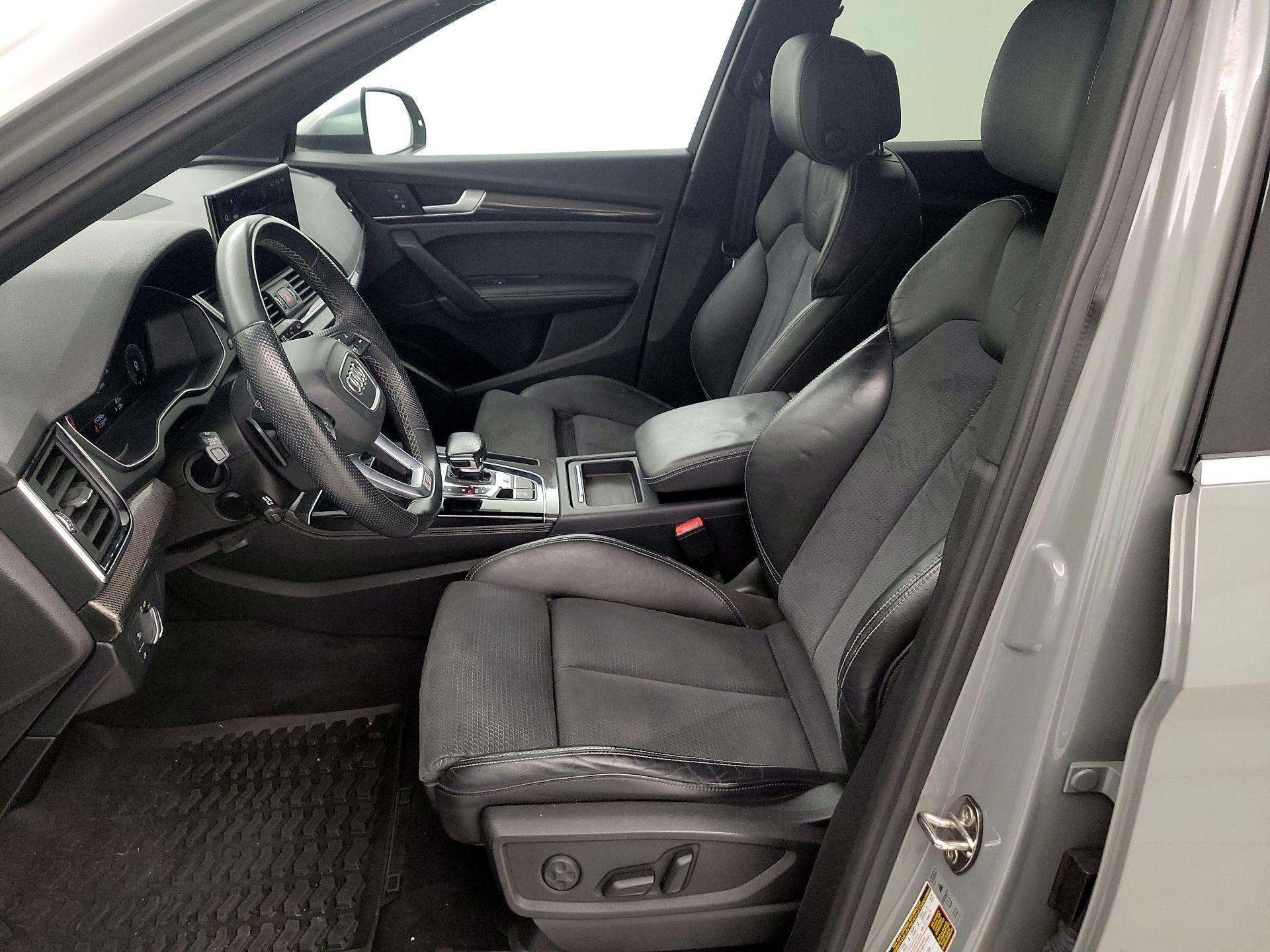 Thumbnail: 2022 Audi SQ5 - 11