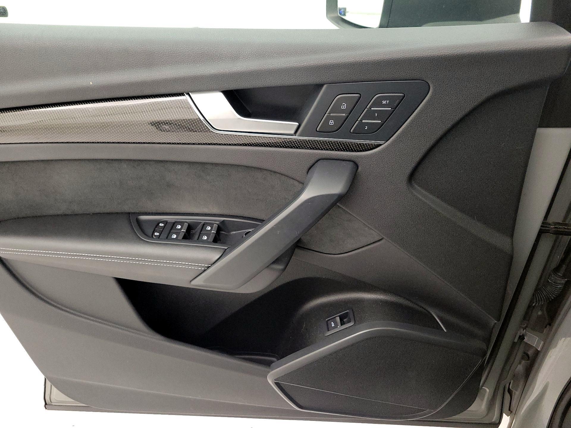 Thumbnail: 2022 Audi SQ5 - 12