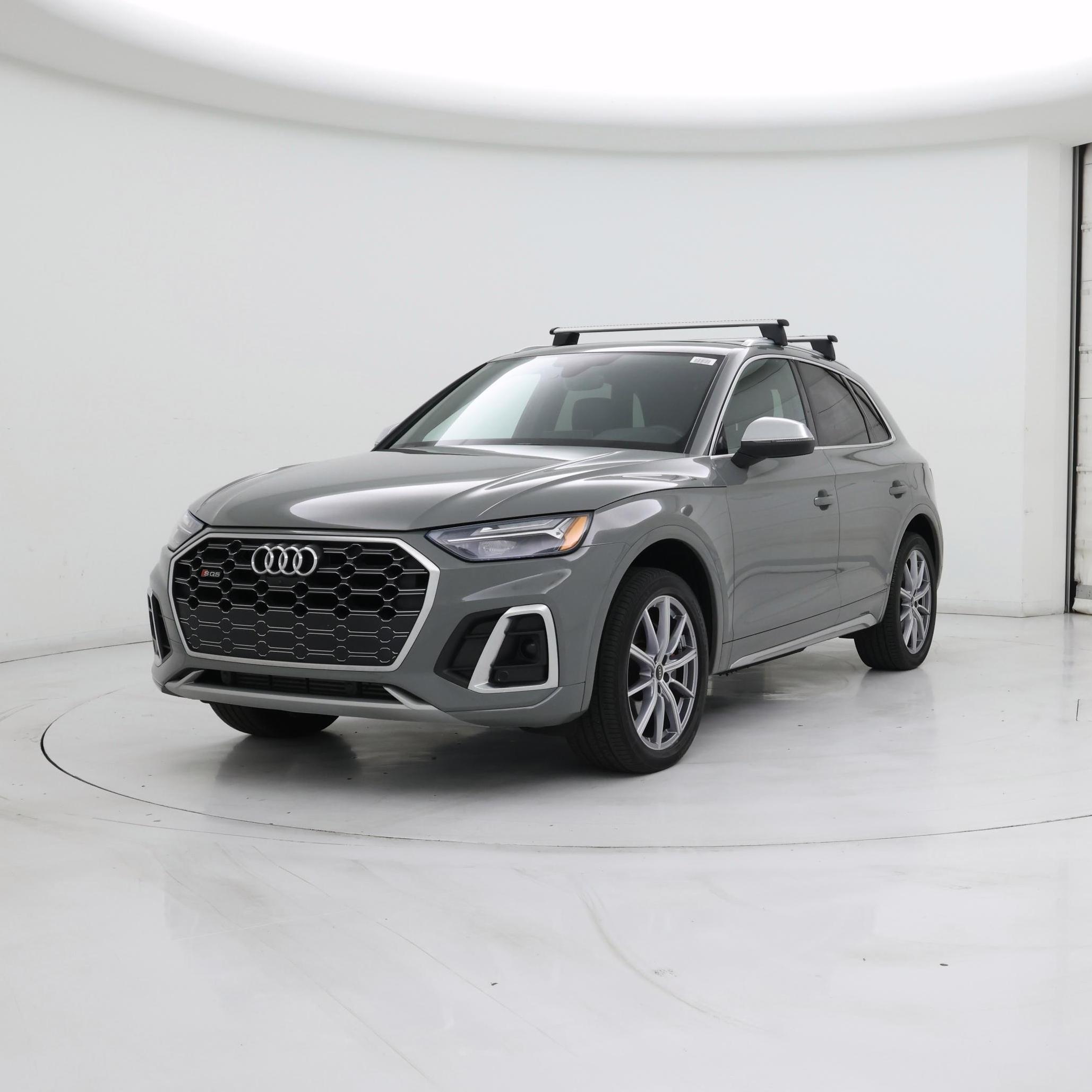 Thumbnail: 2022 Audi SQ5 - 4