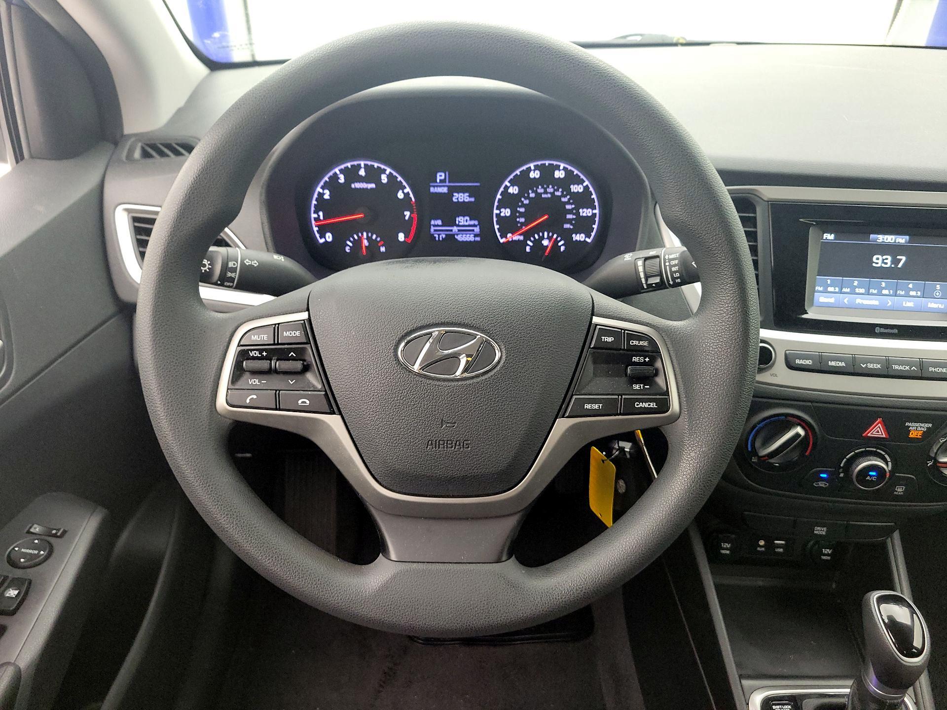 Thumbnail: 2022 Hyundai Accent - 10