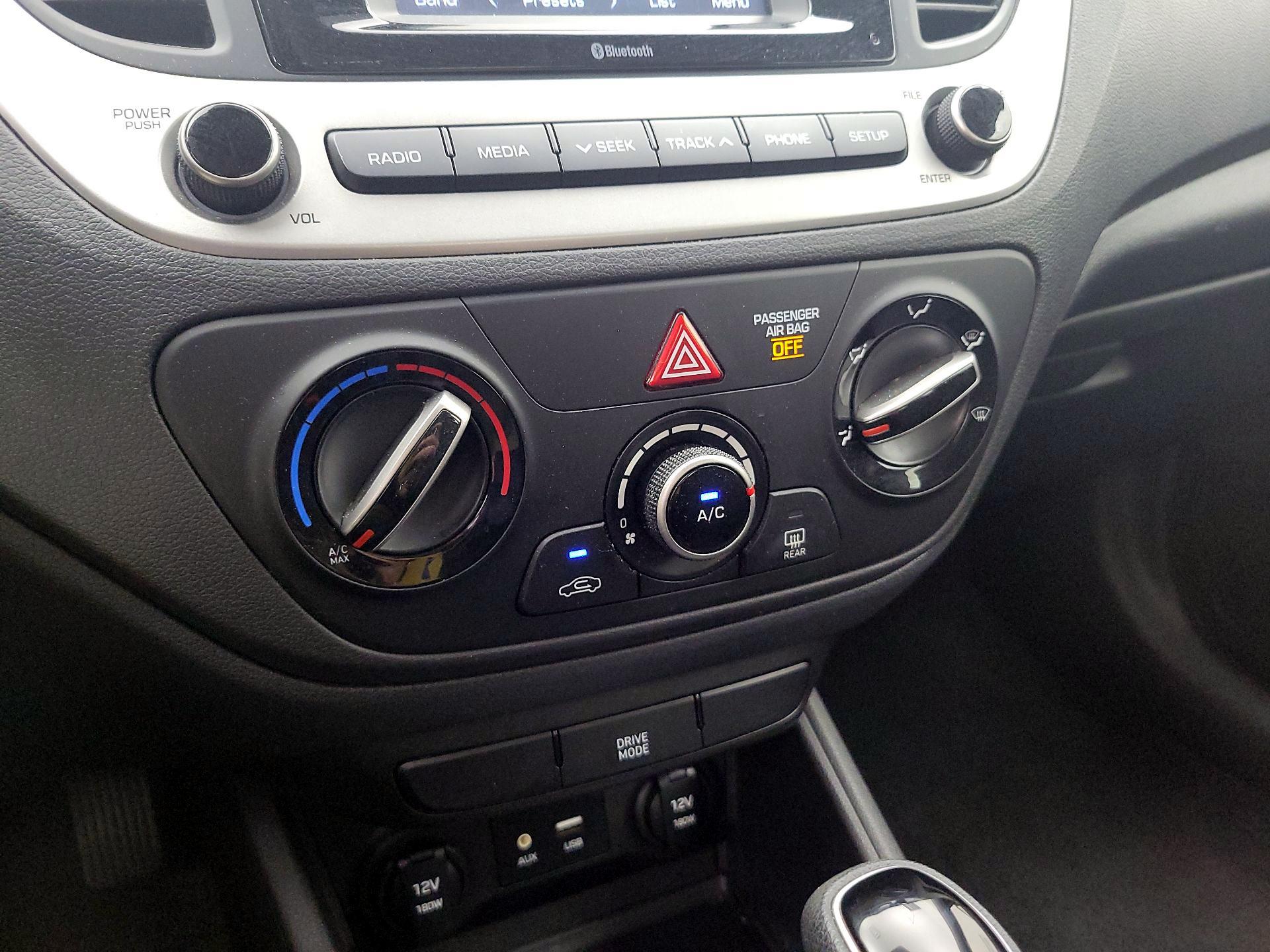 Thumbnail: 2022 Hyundai Accent - 16