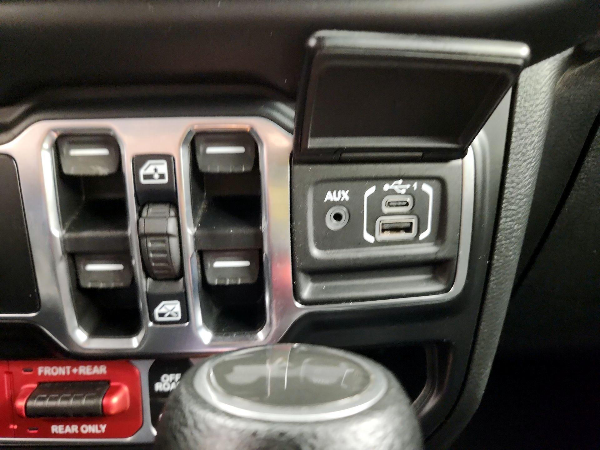 Thumbnail: 2021 Jeep Wrangler - 18