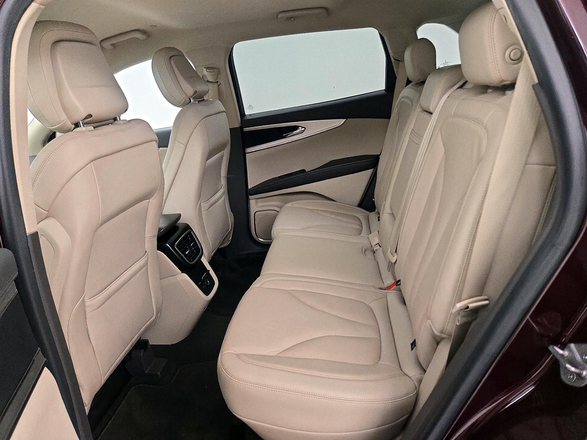 Thumbnail: 2020 Lincoln Nautilus - 20