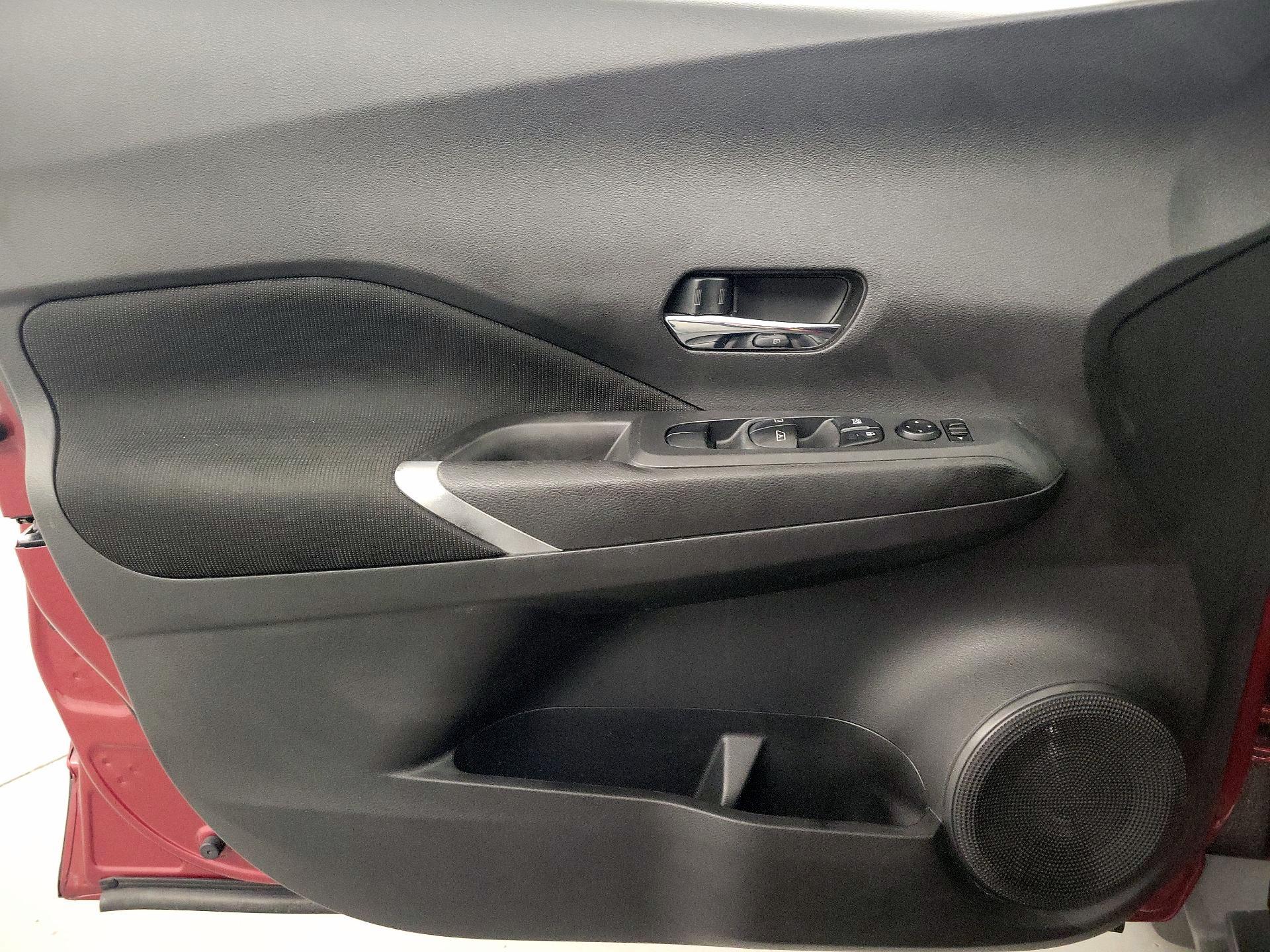 Thumbnail: 2021 Nissan Kicks - 12