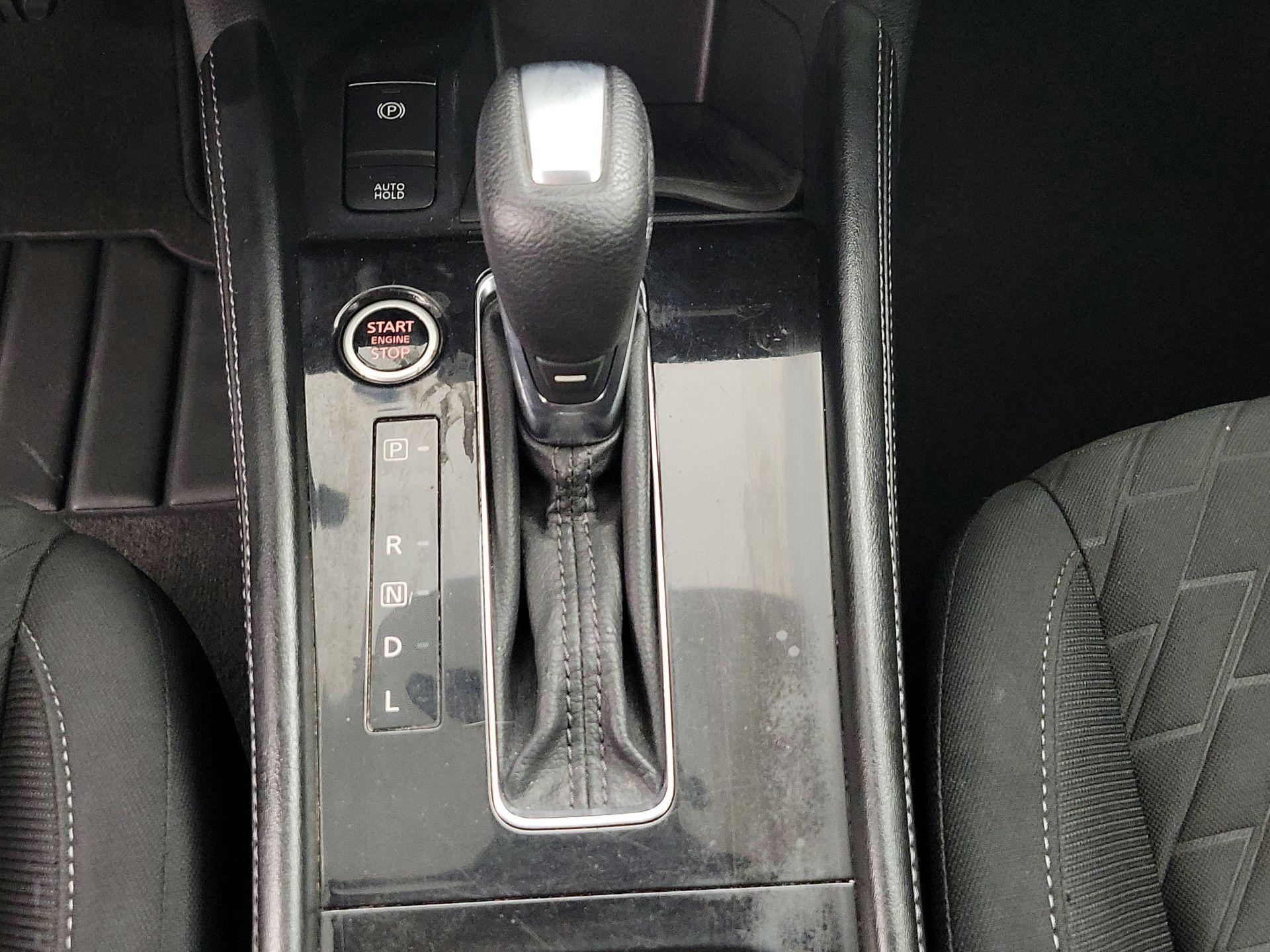 Thumbnail: 2021 Nissan Kicks - 16