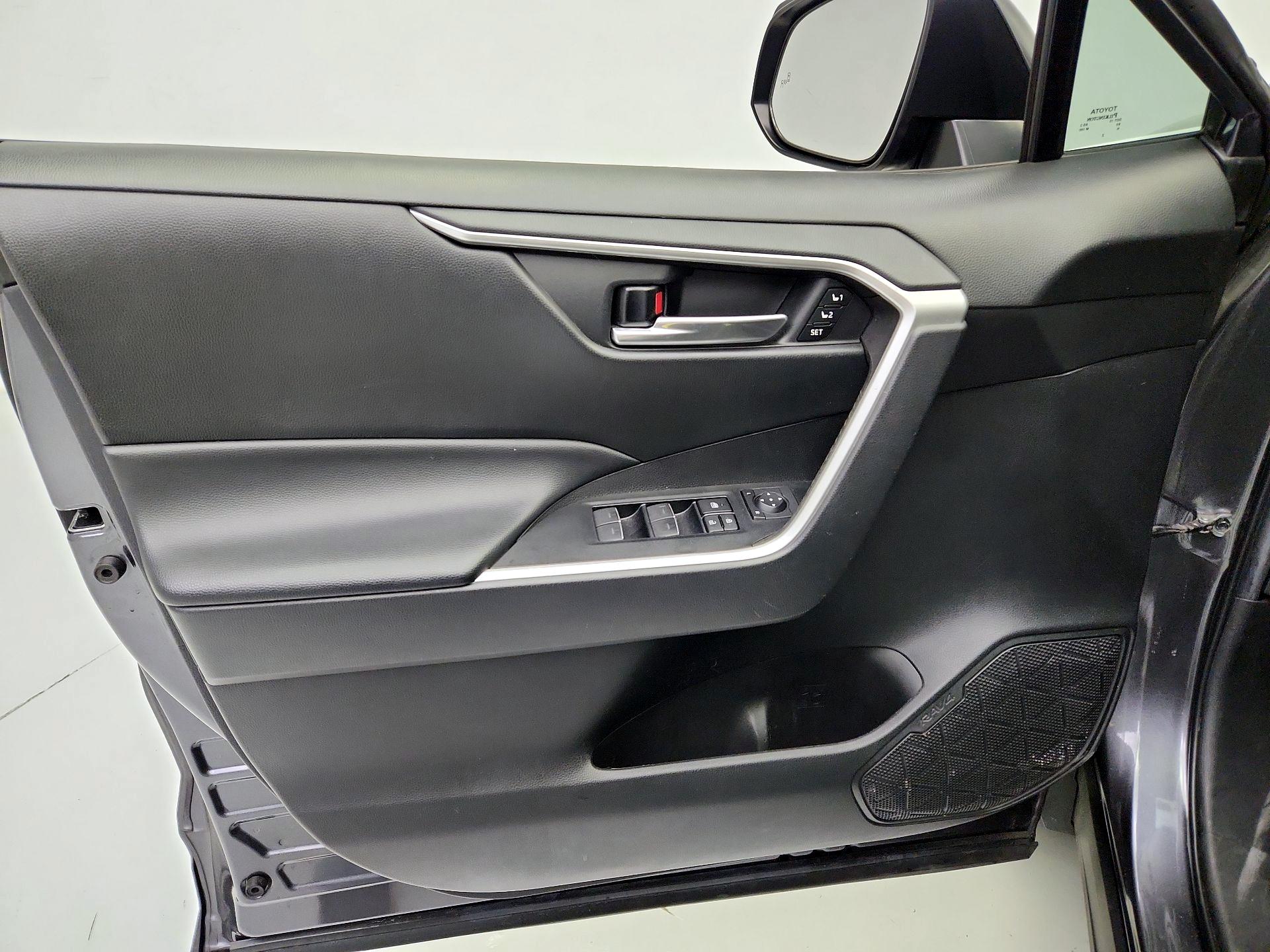 Thumbnail: 2023 Toyota RAV4 - 12