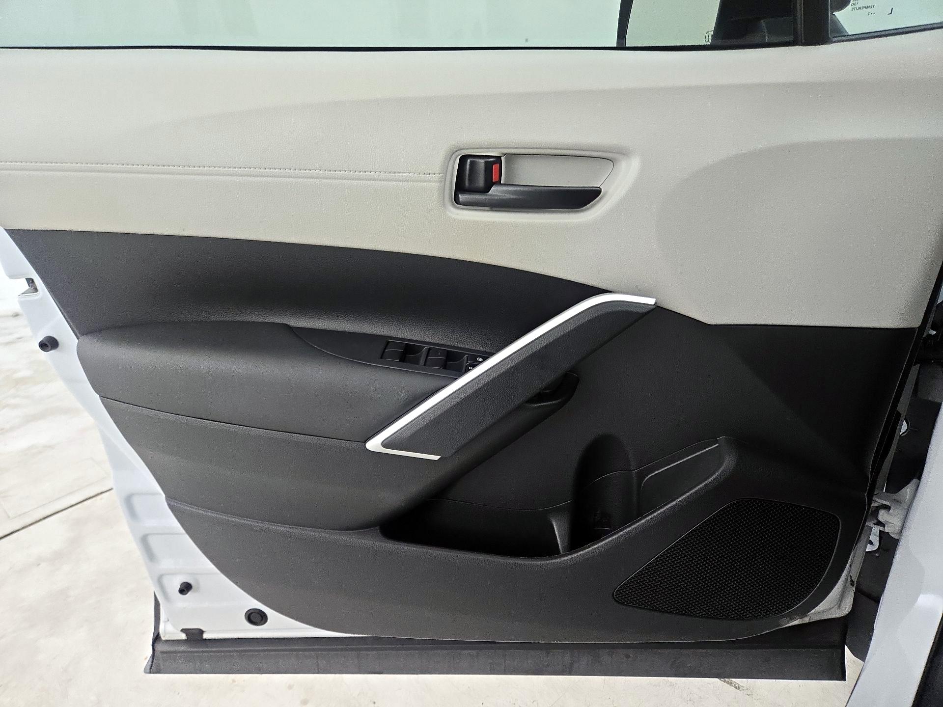 Thumbnail: 2023 Toyota Corolla Cross - 12