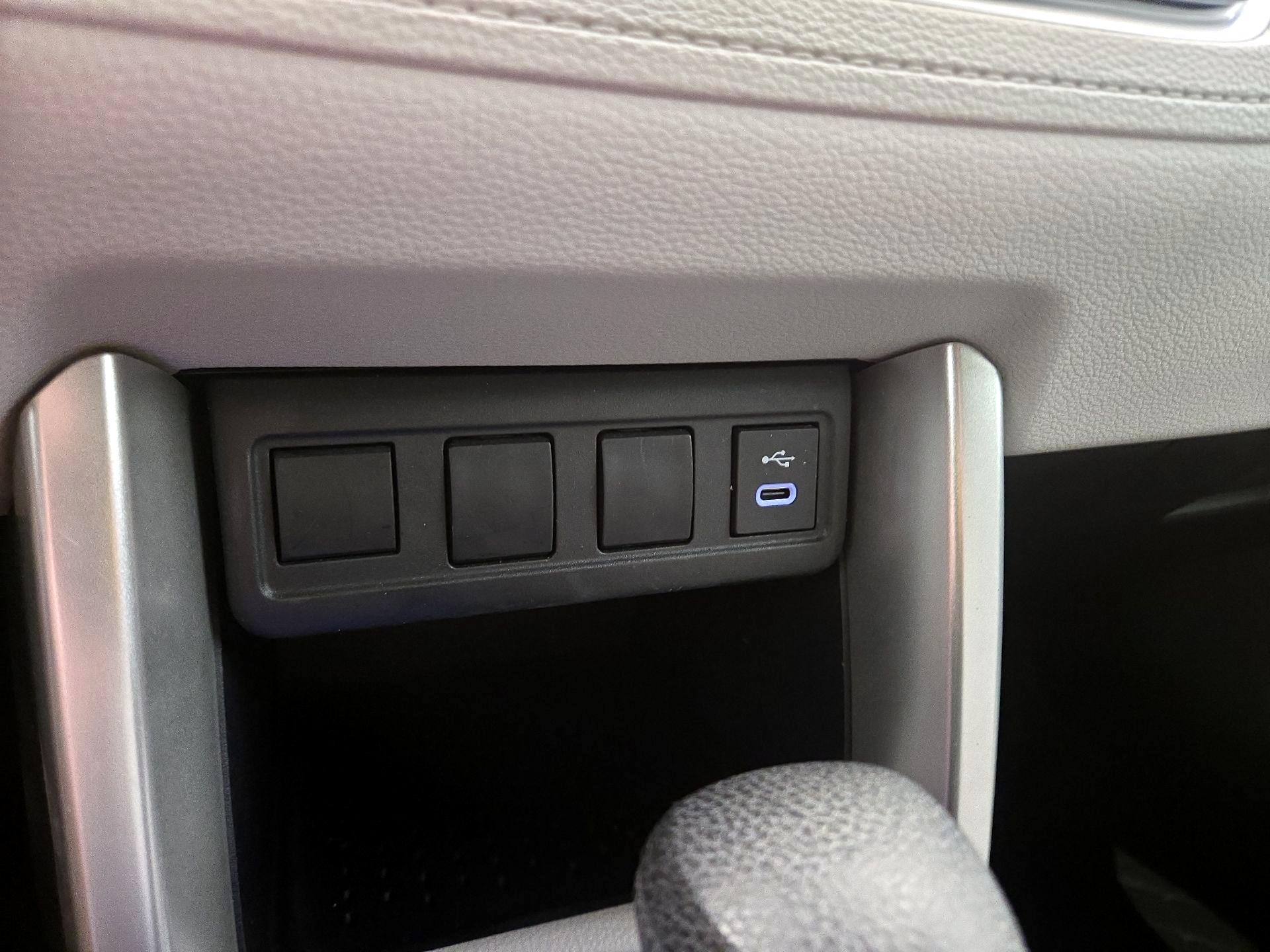 Thumbnail: 2023 Toyota Corolla Cross - 18