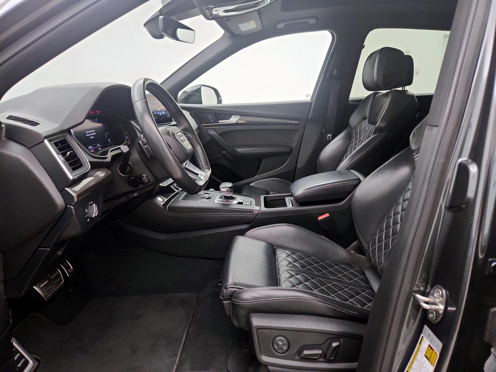 Thumbnail: 2020 Audi SQ5 - 11