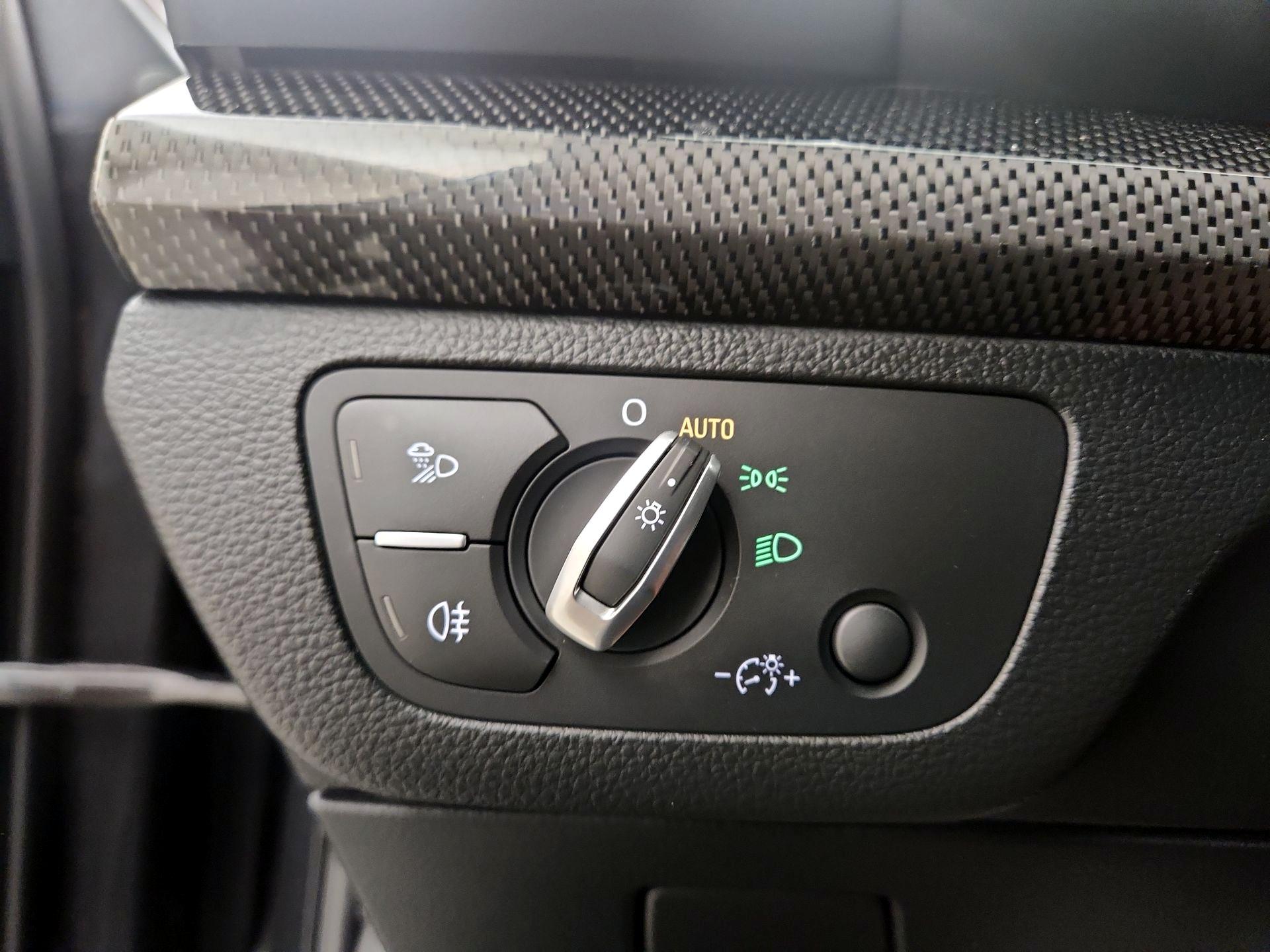 Thumbnail: 2020 Audi SQ5 - 13