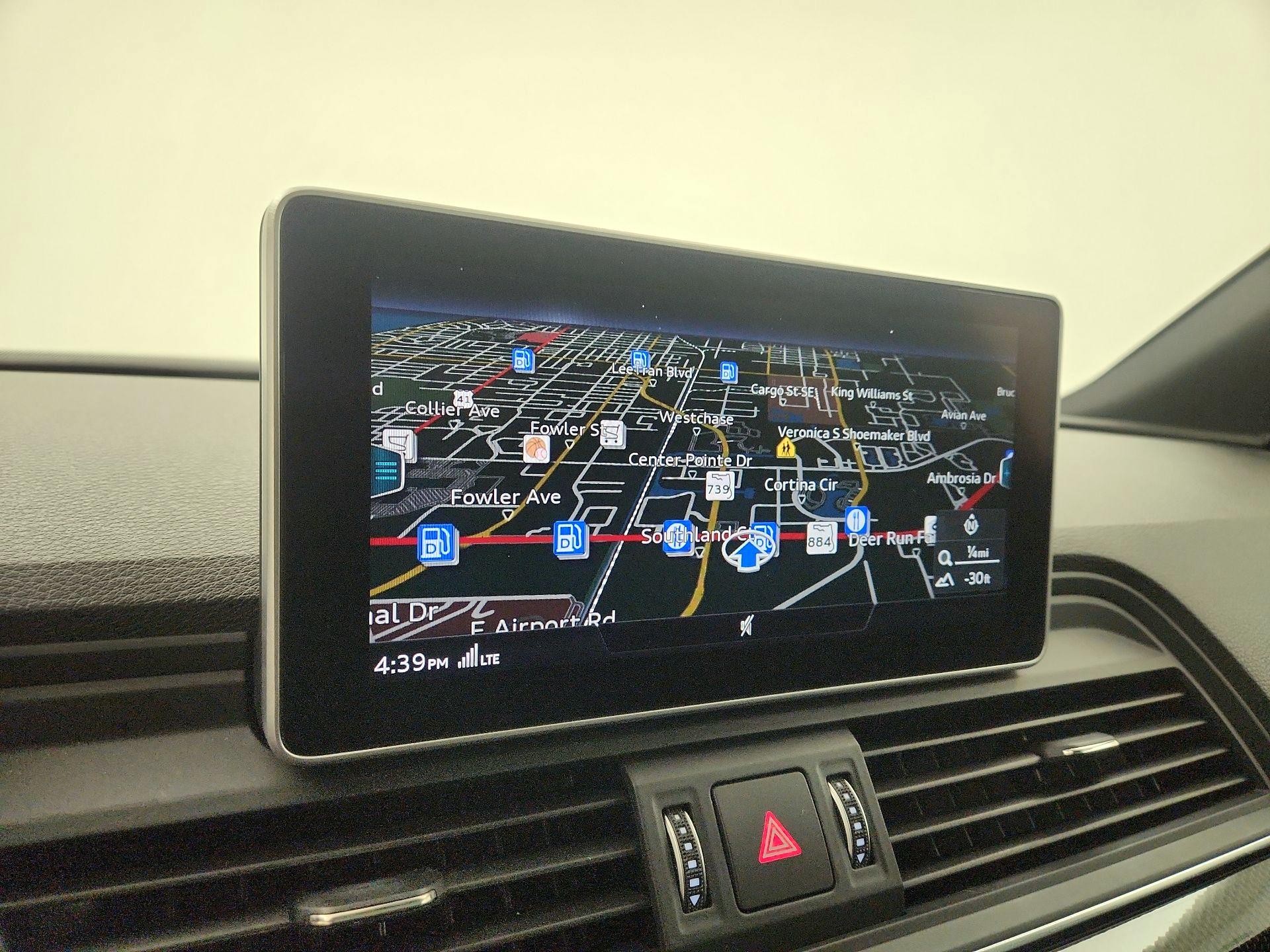 Thumbnail: 2020 Audi SQ5 - 14