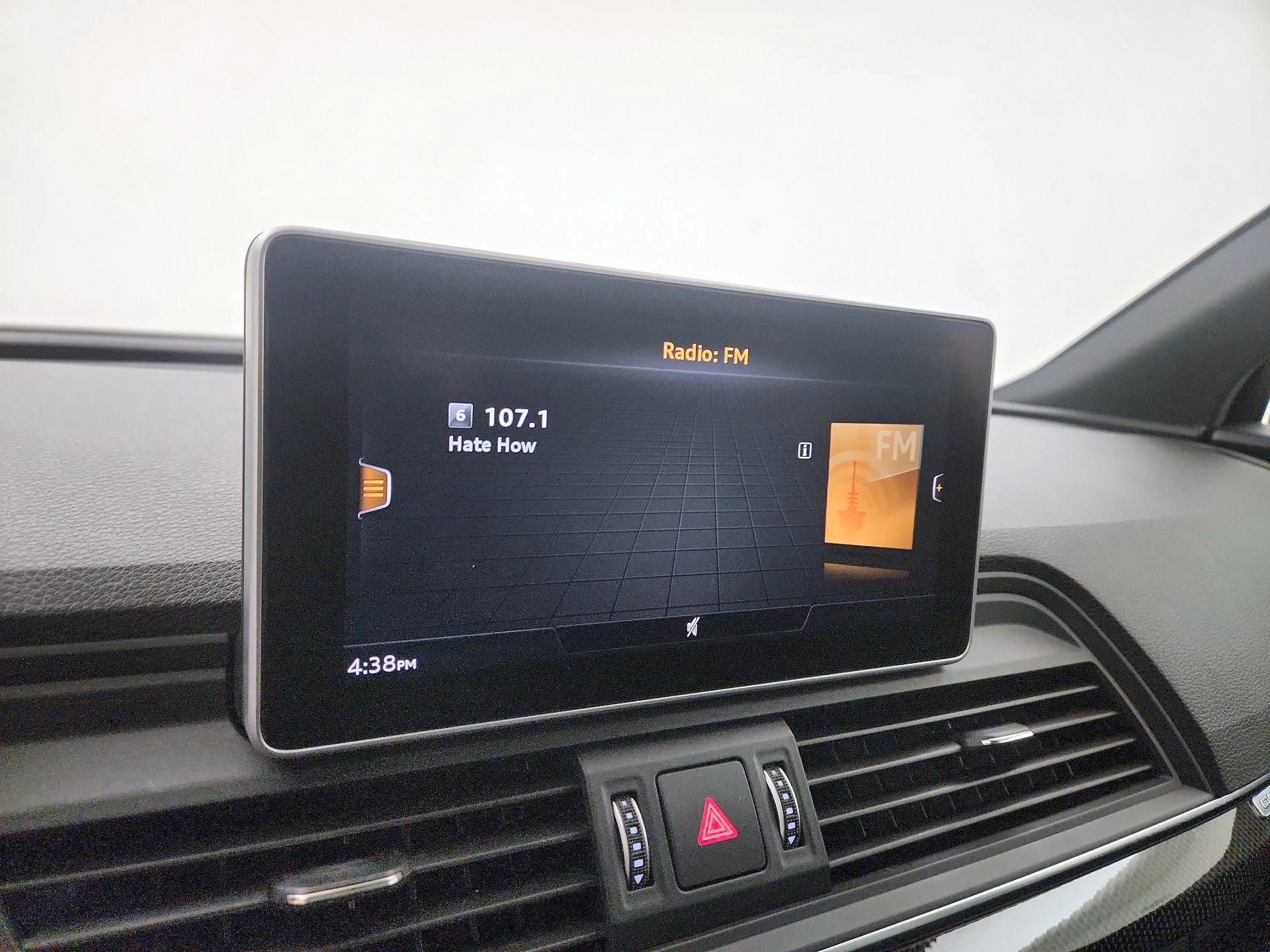 Thumbnail: 2020 Audi SQ5 - 16