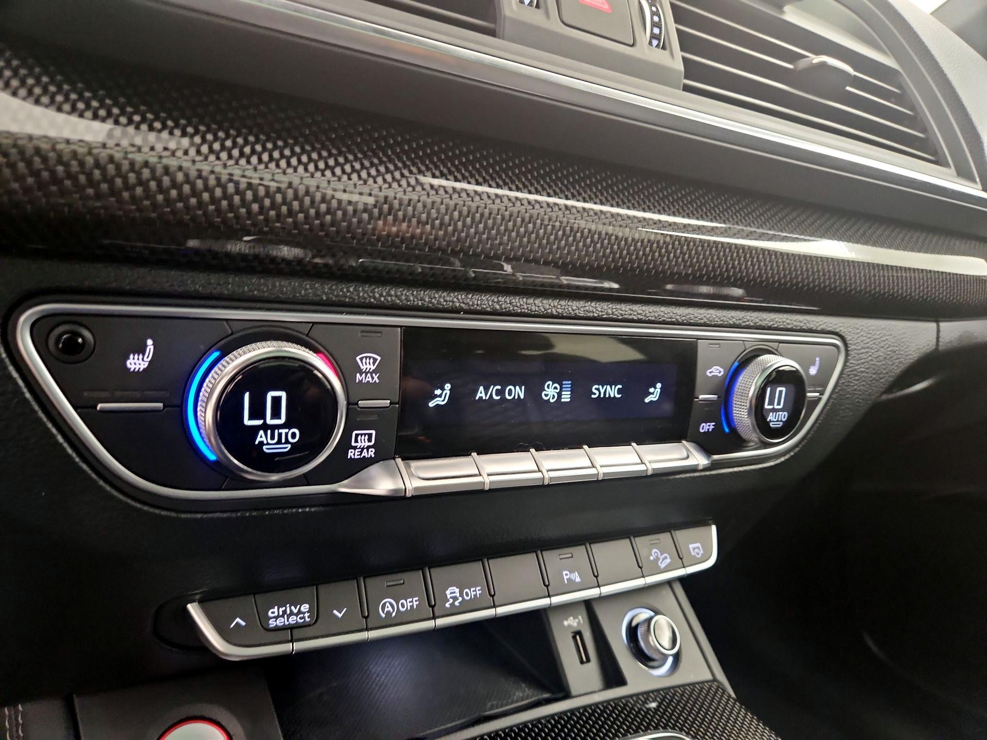 Thumbnail: 2020 Audi SQ5 - 17