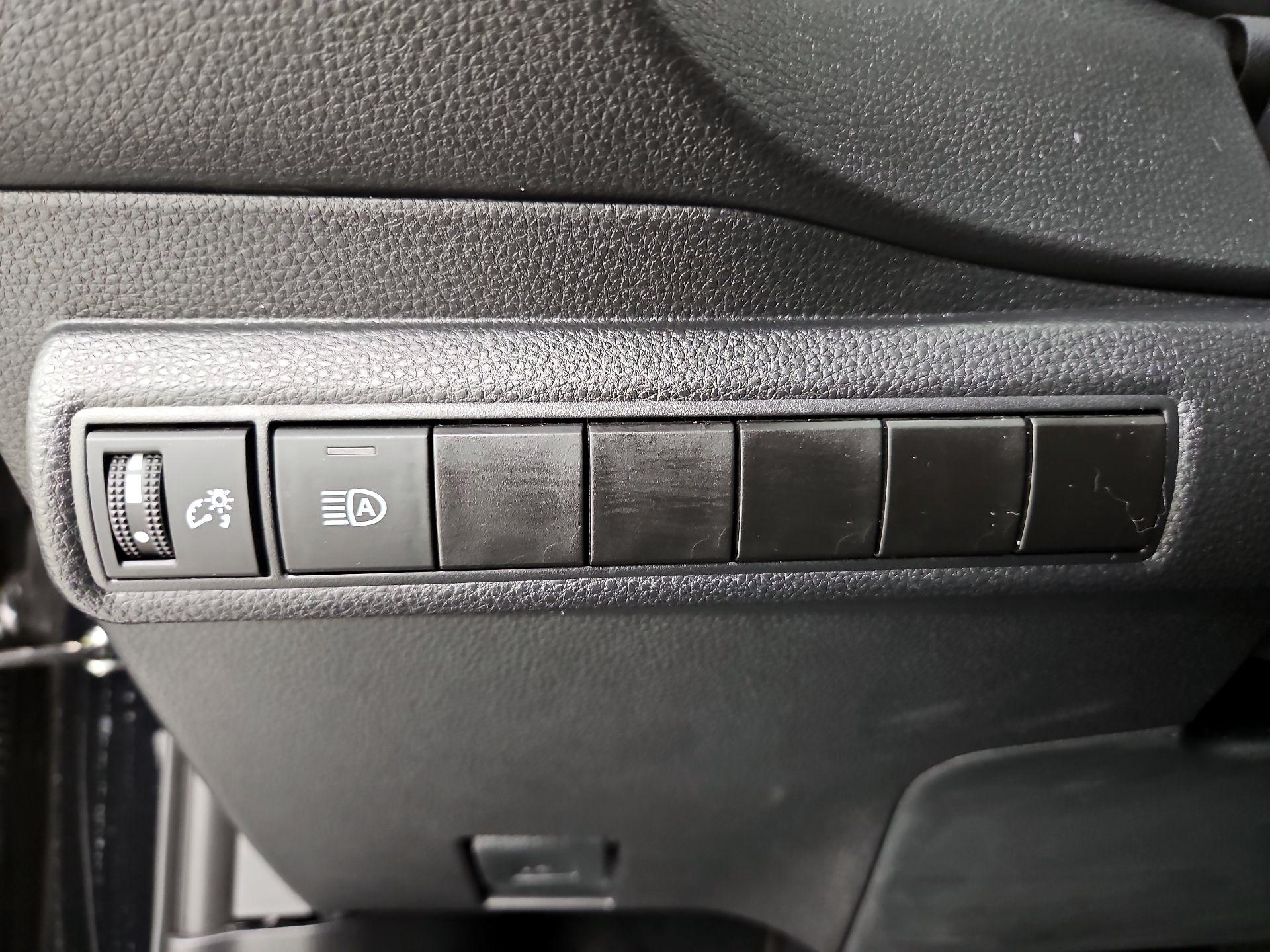 Thumbnail: 2025 Toyota Corolla - 13