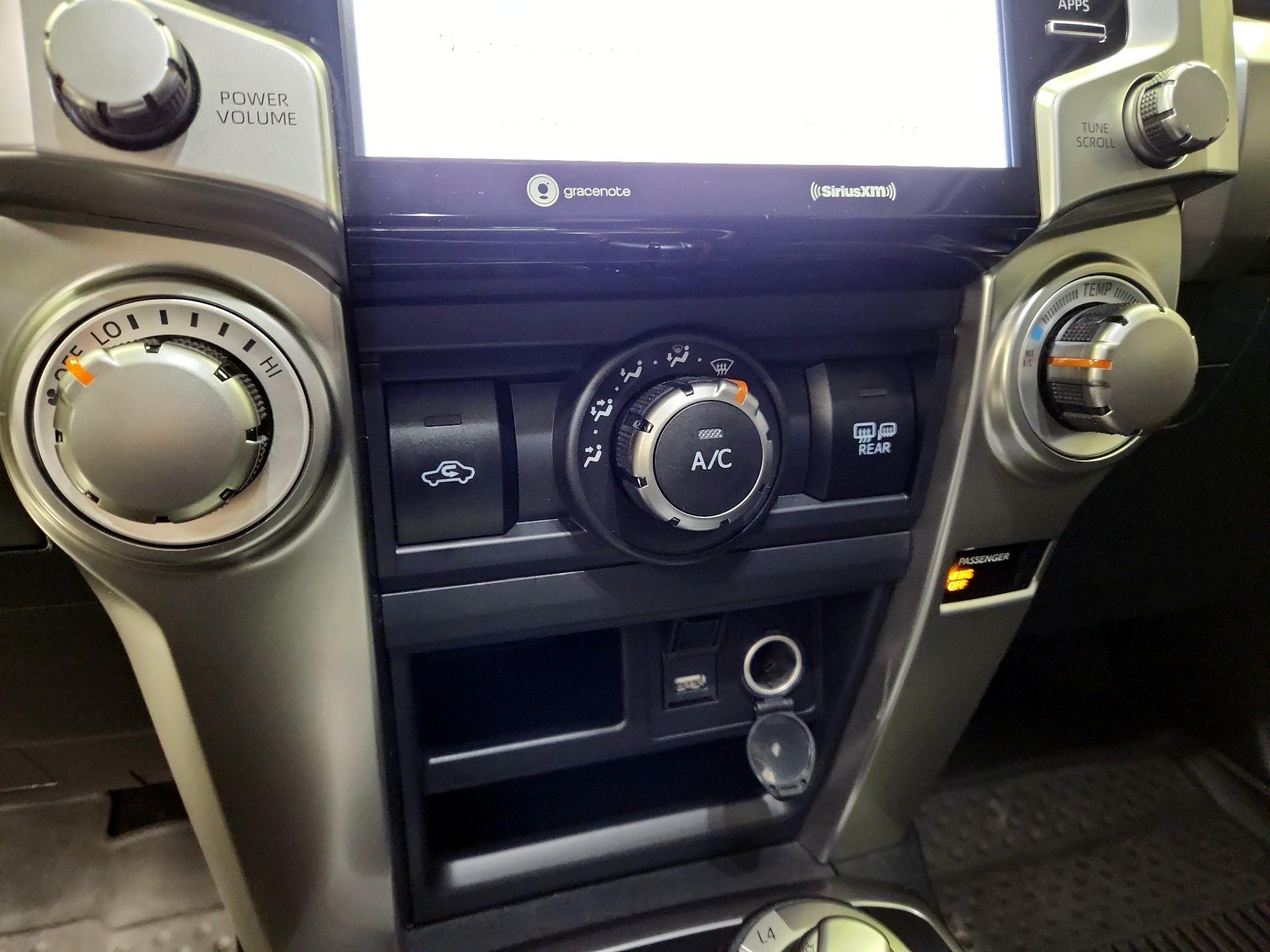 Thumbnail: 2022 Toyota 4Runner - 16