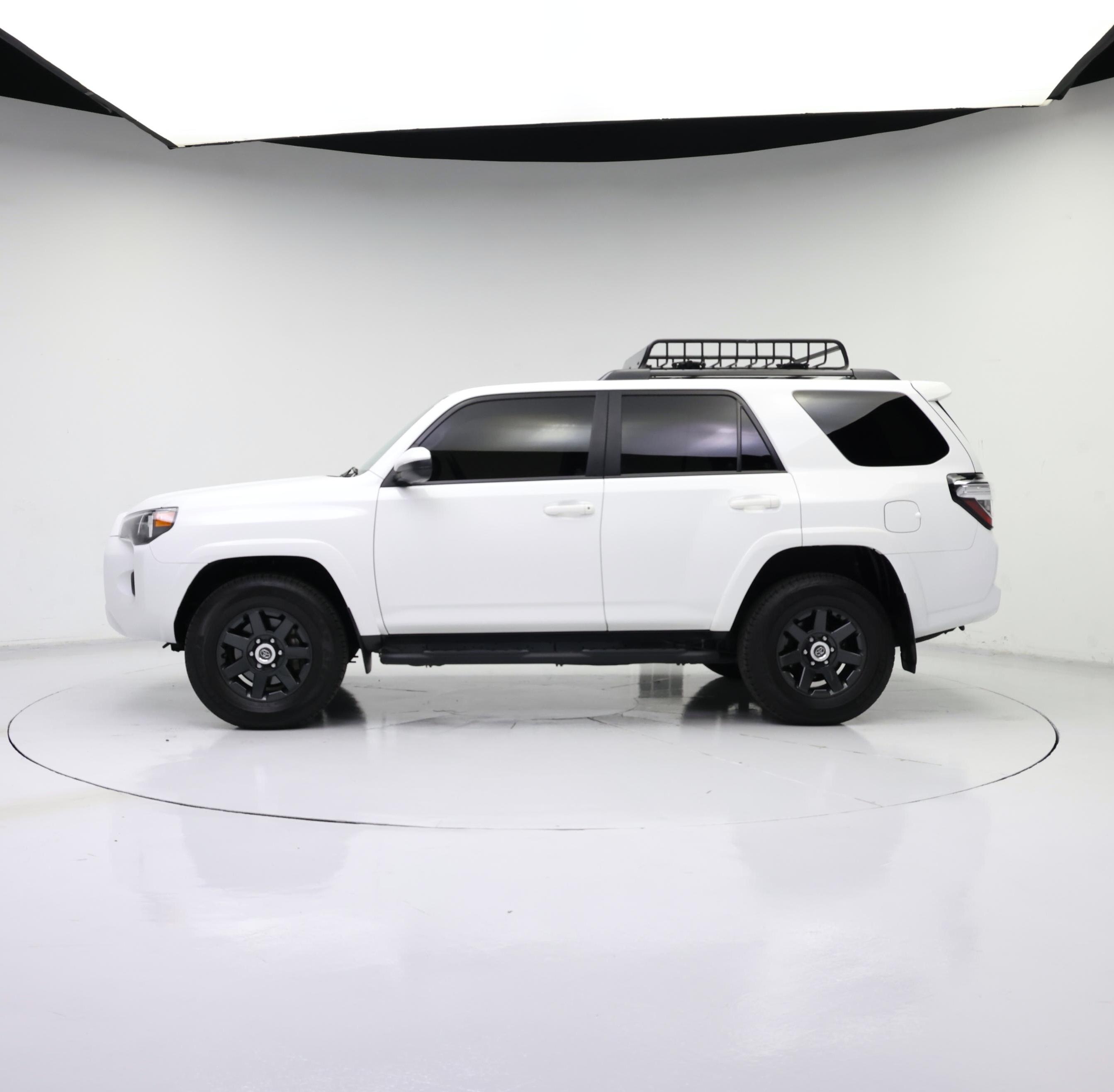 Thumbnail: 2022 Toyota 4Runner - 3