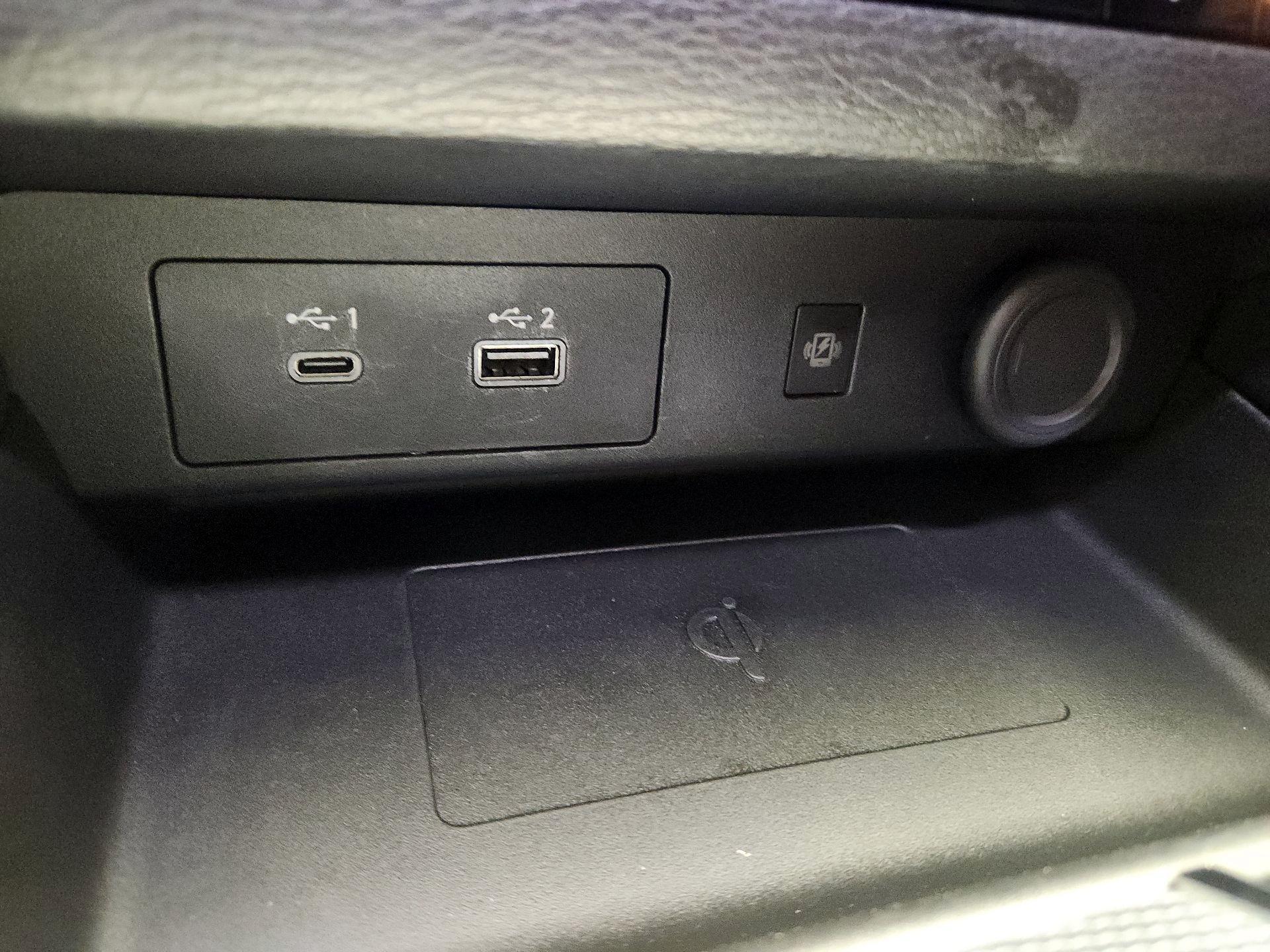 Thumbnail: 2022 Mitsubishi Outlander - 19