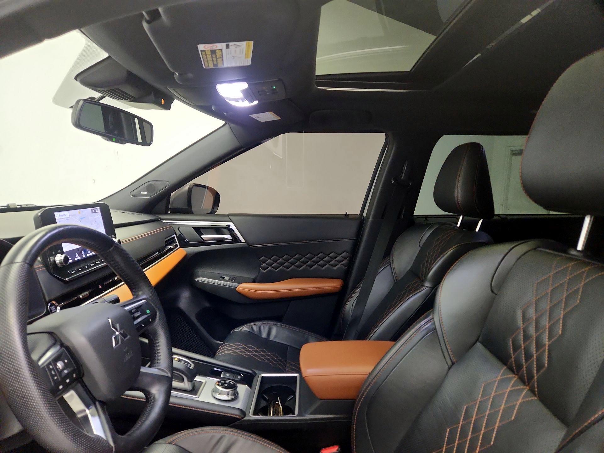 Thumbnail: 2022 Mitsubishi Outlander - 20