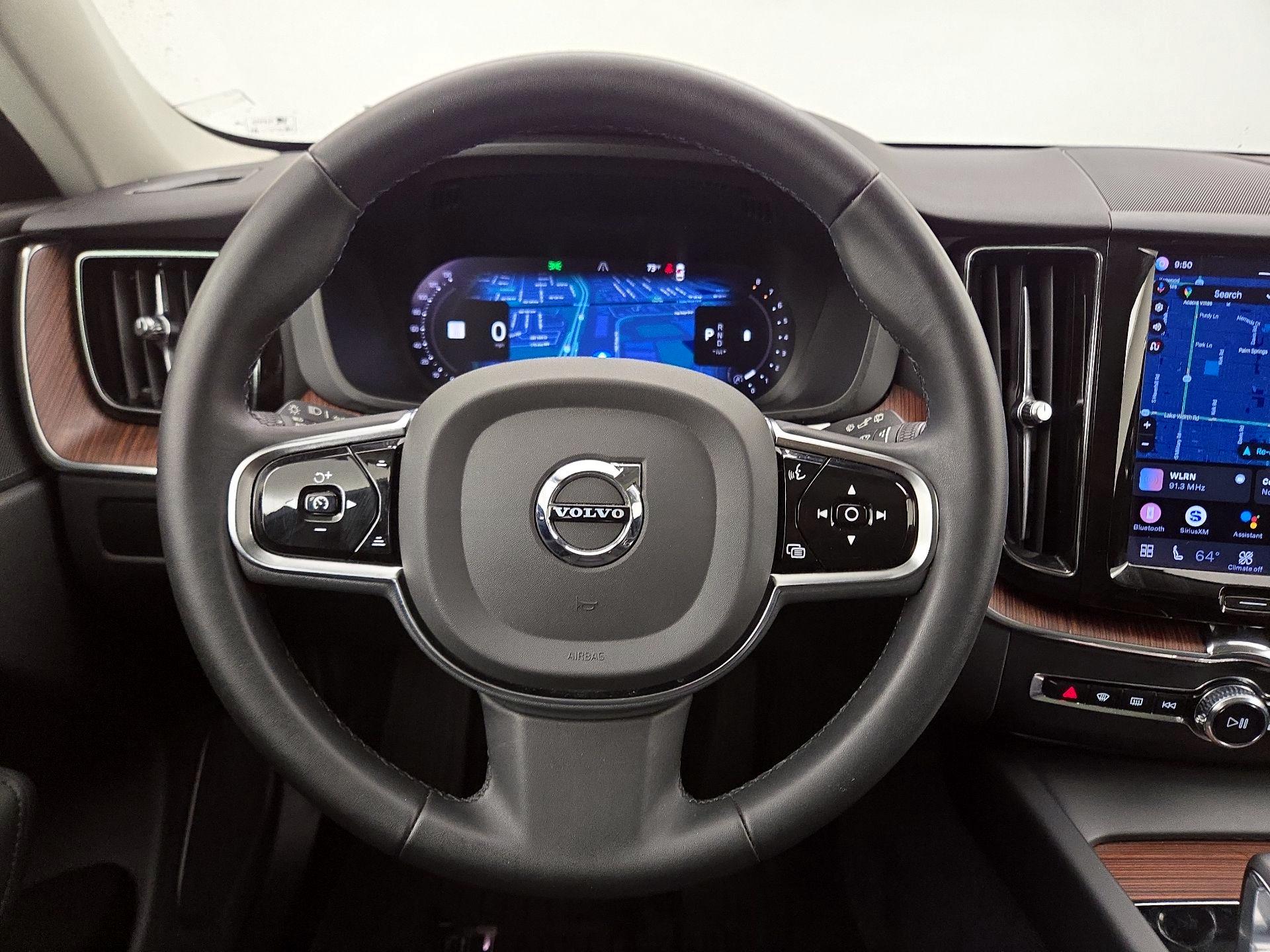 Thumbnail: 2023 Volvo XC60 - 10