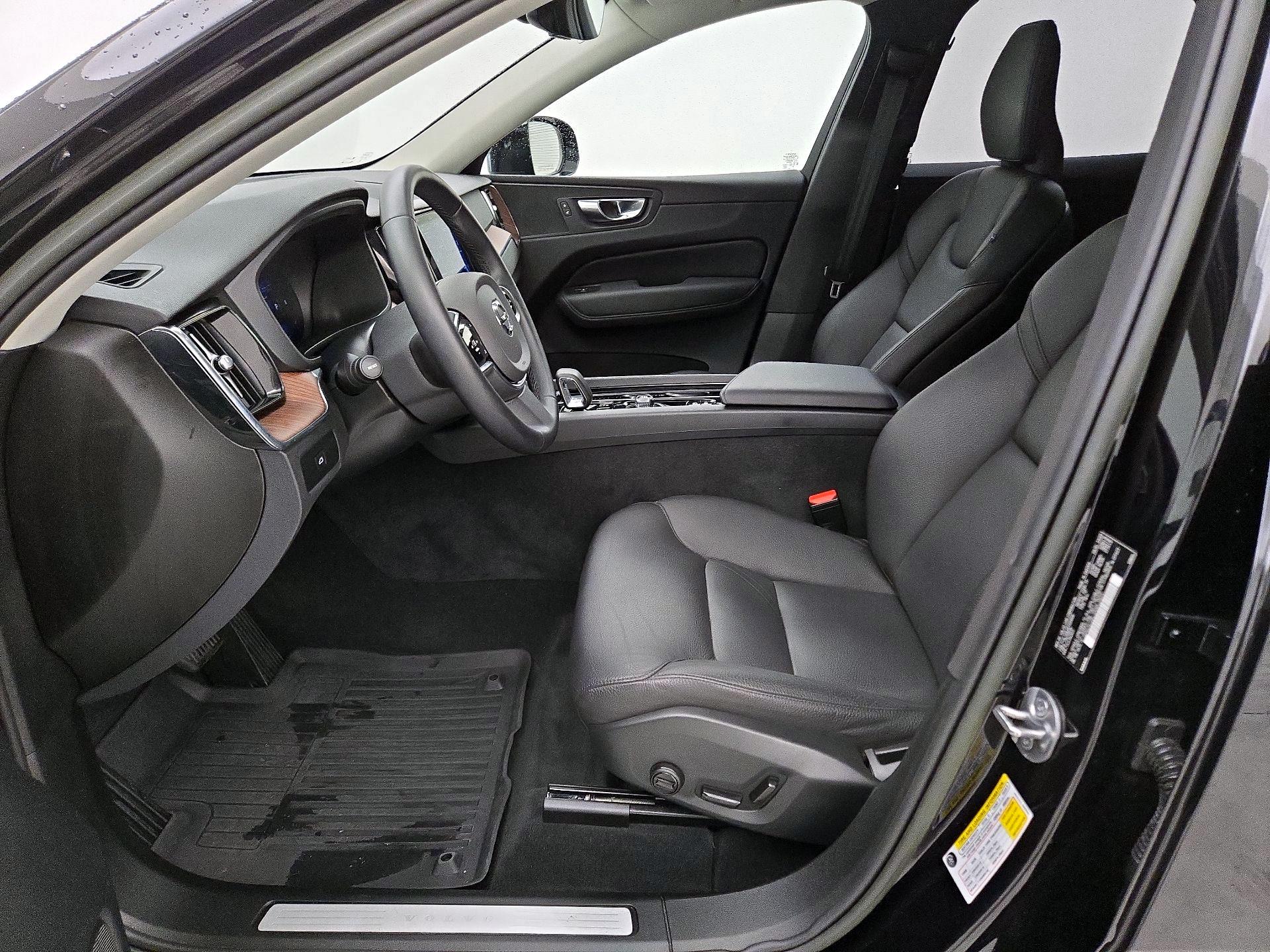 Thumbnail: 2023 Volvo XC60 - 11