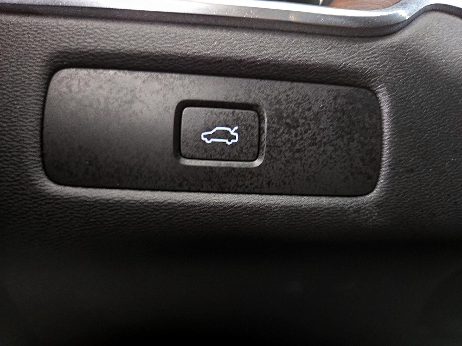 Thumbnail: 2023 Volvo XC60 - 13