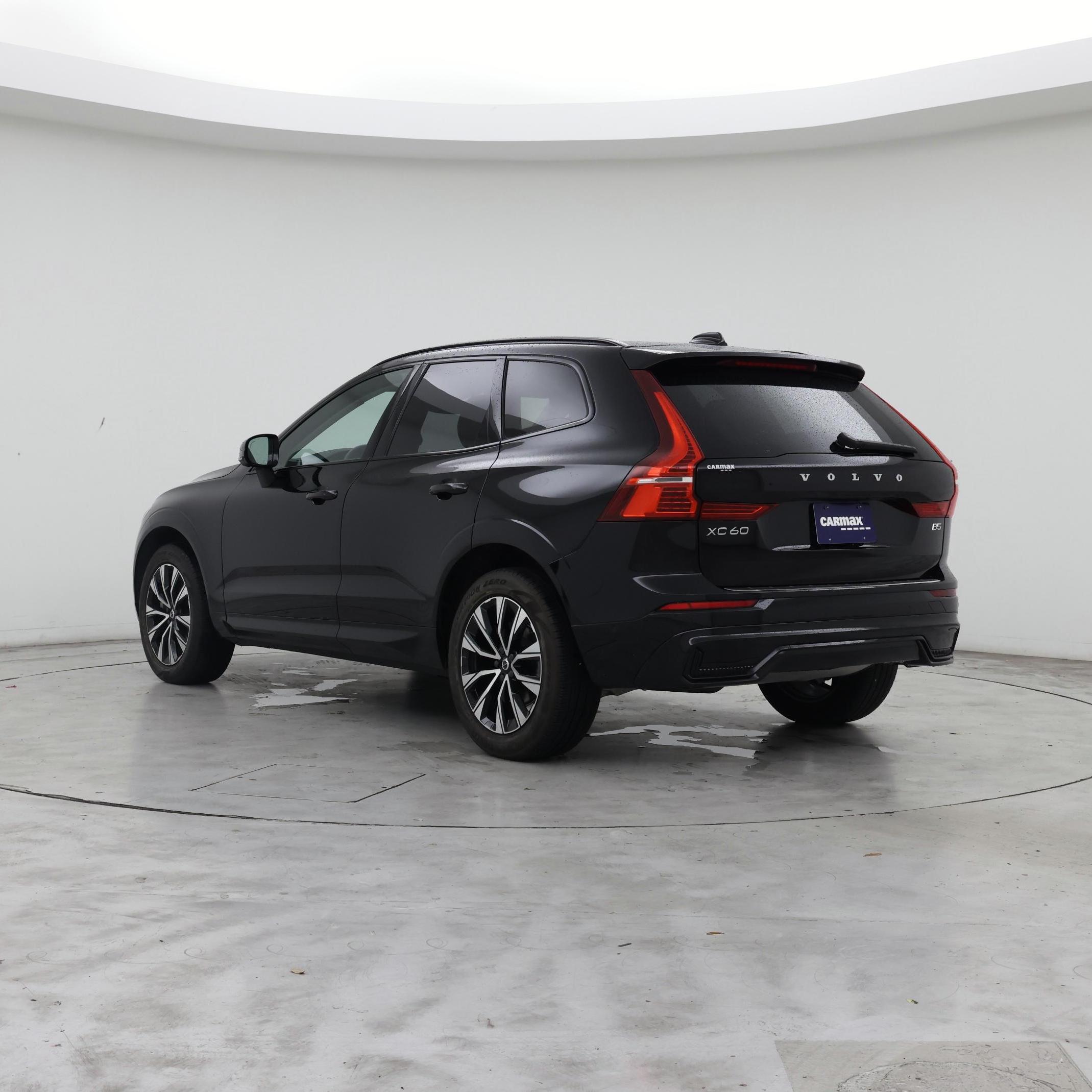 Thumbnail: 2023 Volvo XC60 - 2