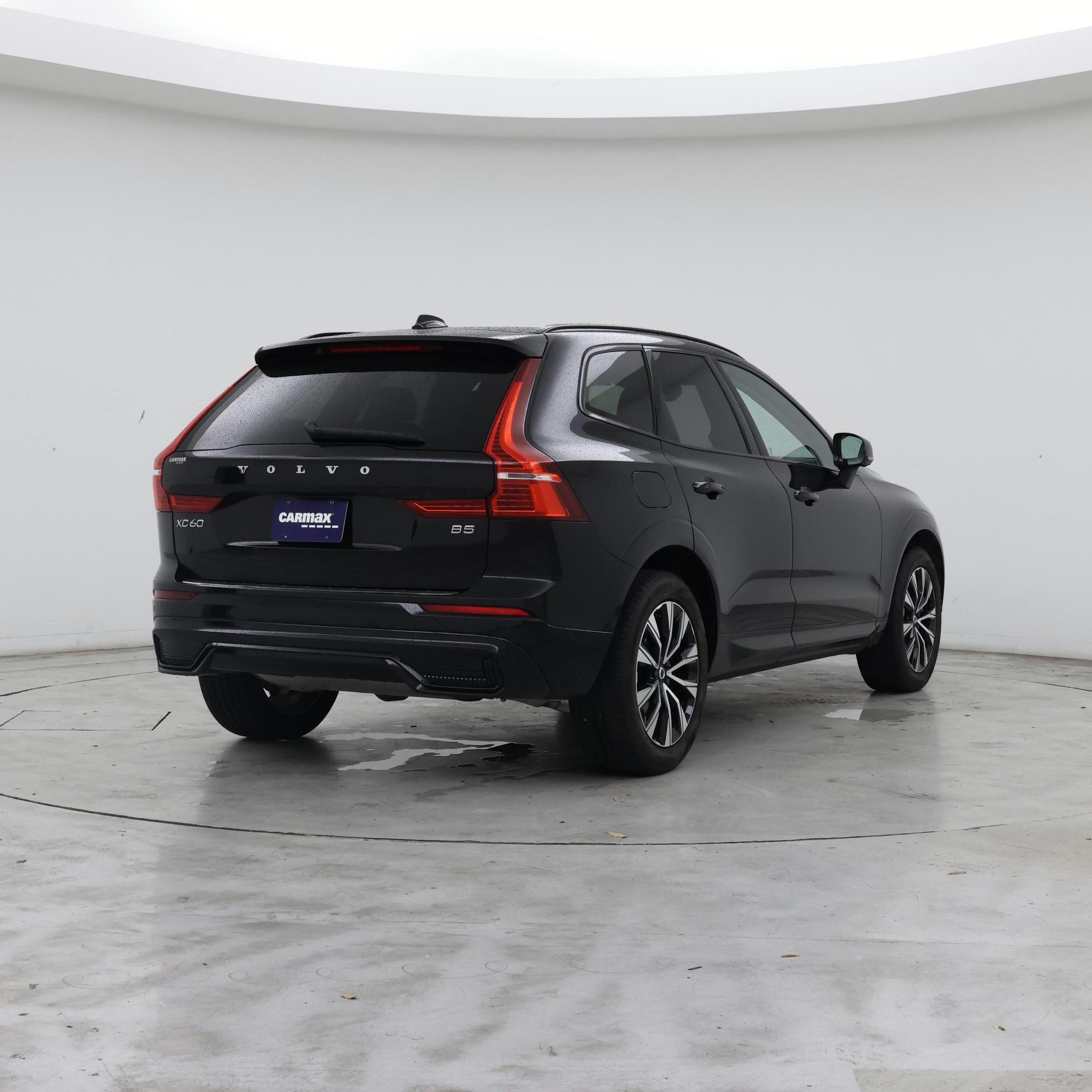 Thumbnail: 2023 Volvo XC60 - 8