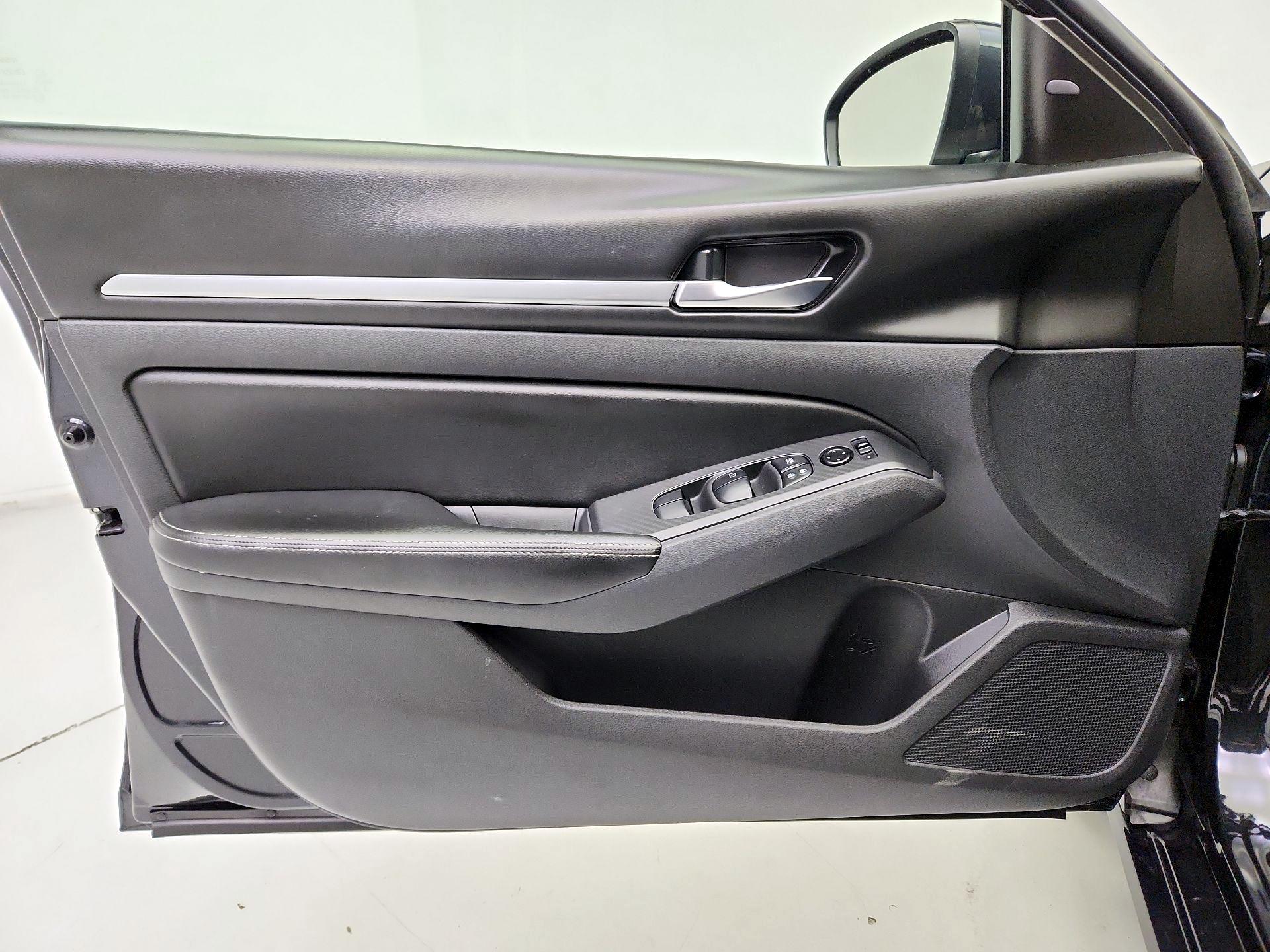 Thumbnail: 2022 Nissan Altima - 12