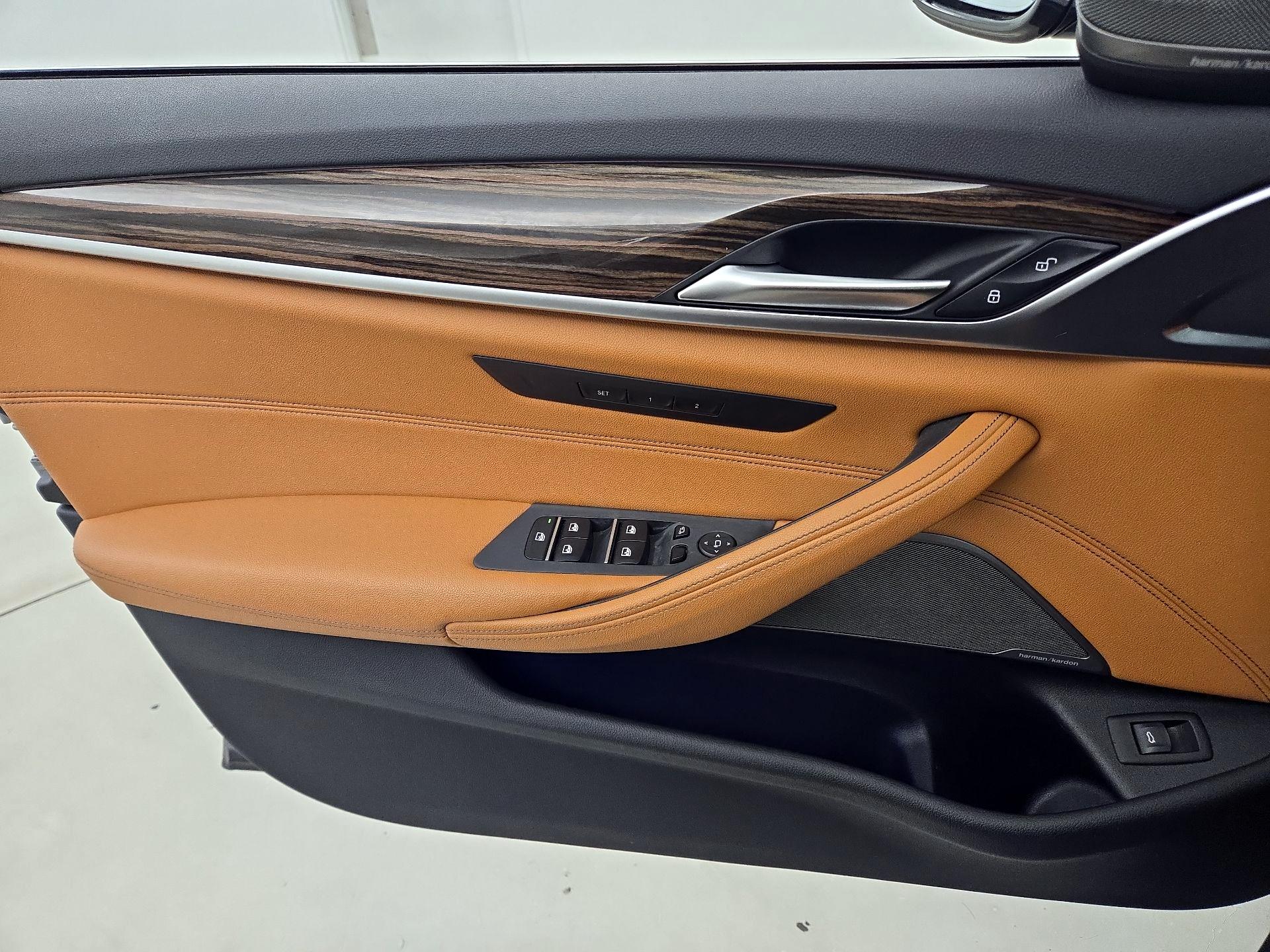 Thumbnail: 2021 BMW 5 Series - 12