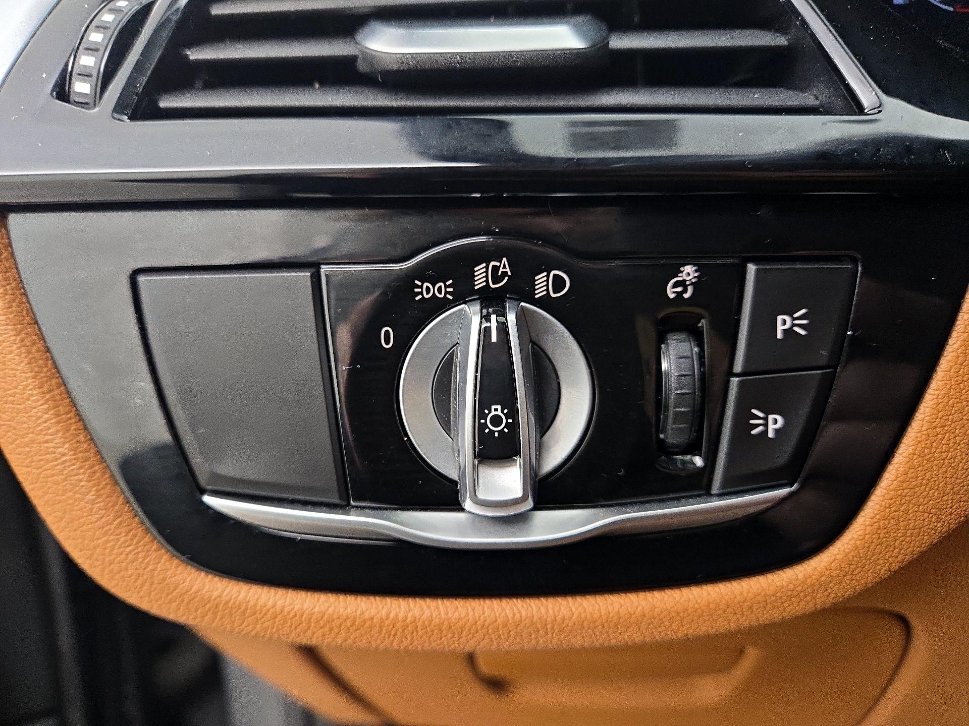 Thumbnail: 2021 BMW 5 Series - 13