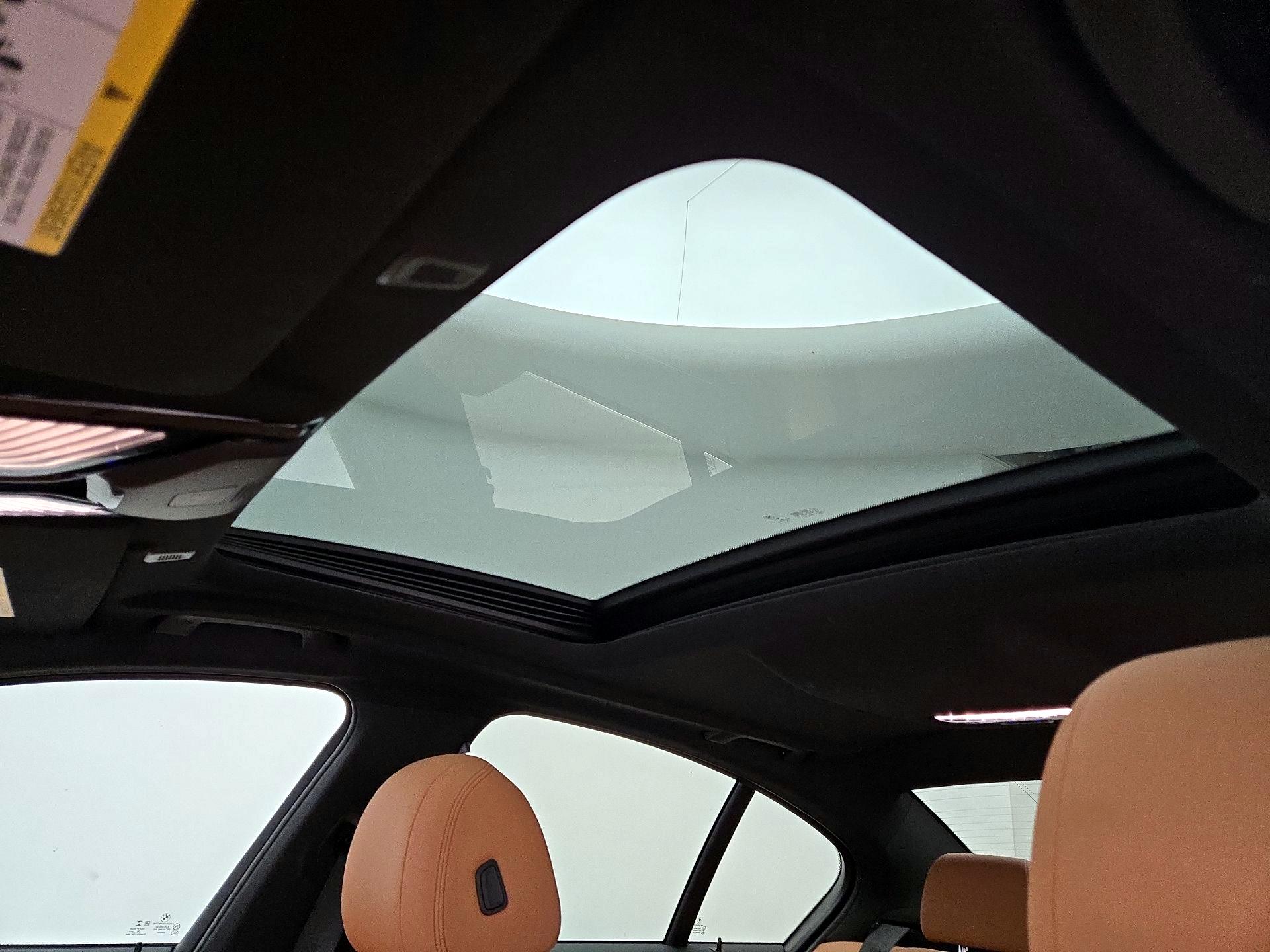 Thumbnail: 2021 BMW 5 Series - 20