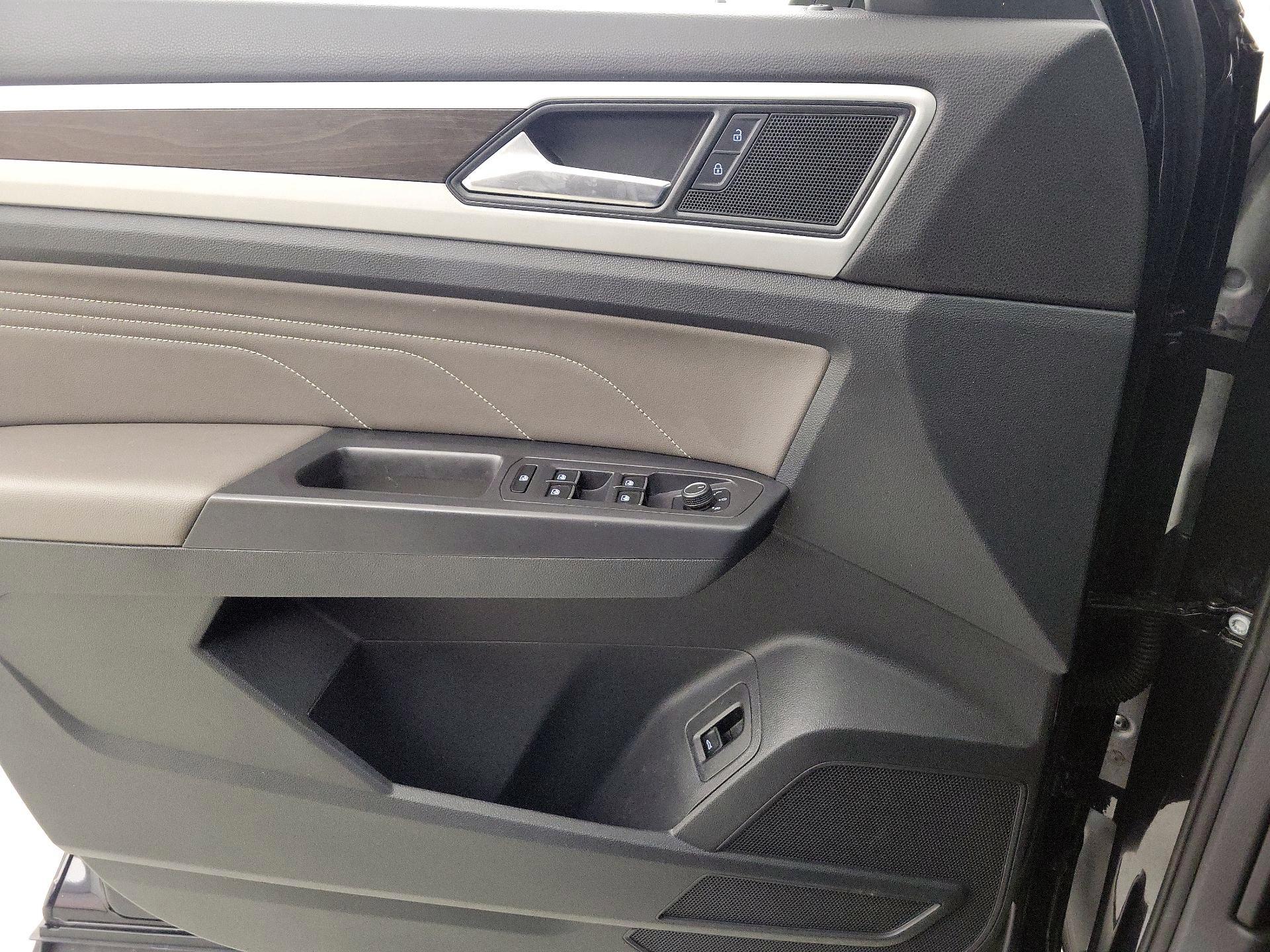 Thumbnail: 2021 Volkswagen Atlas - 12