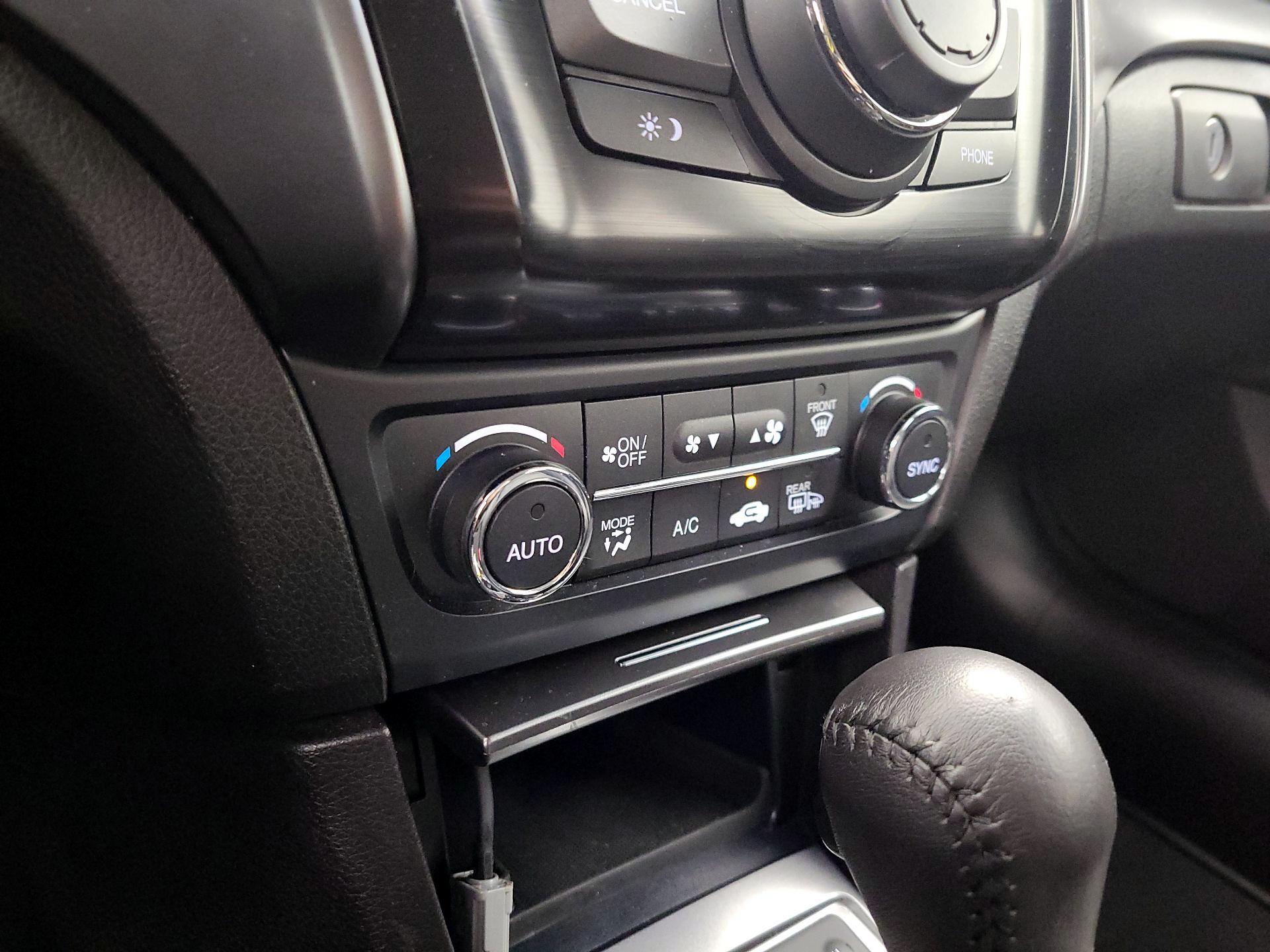 Thumbnail: 2015 Acura ILX - 17