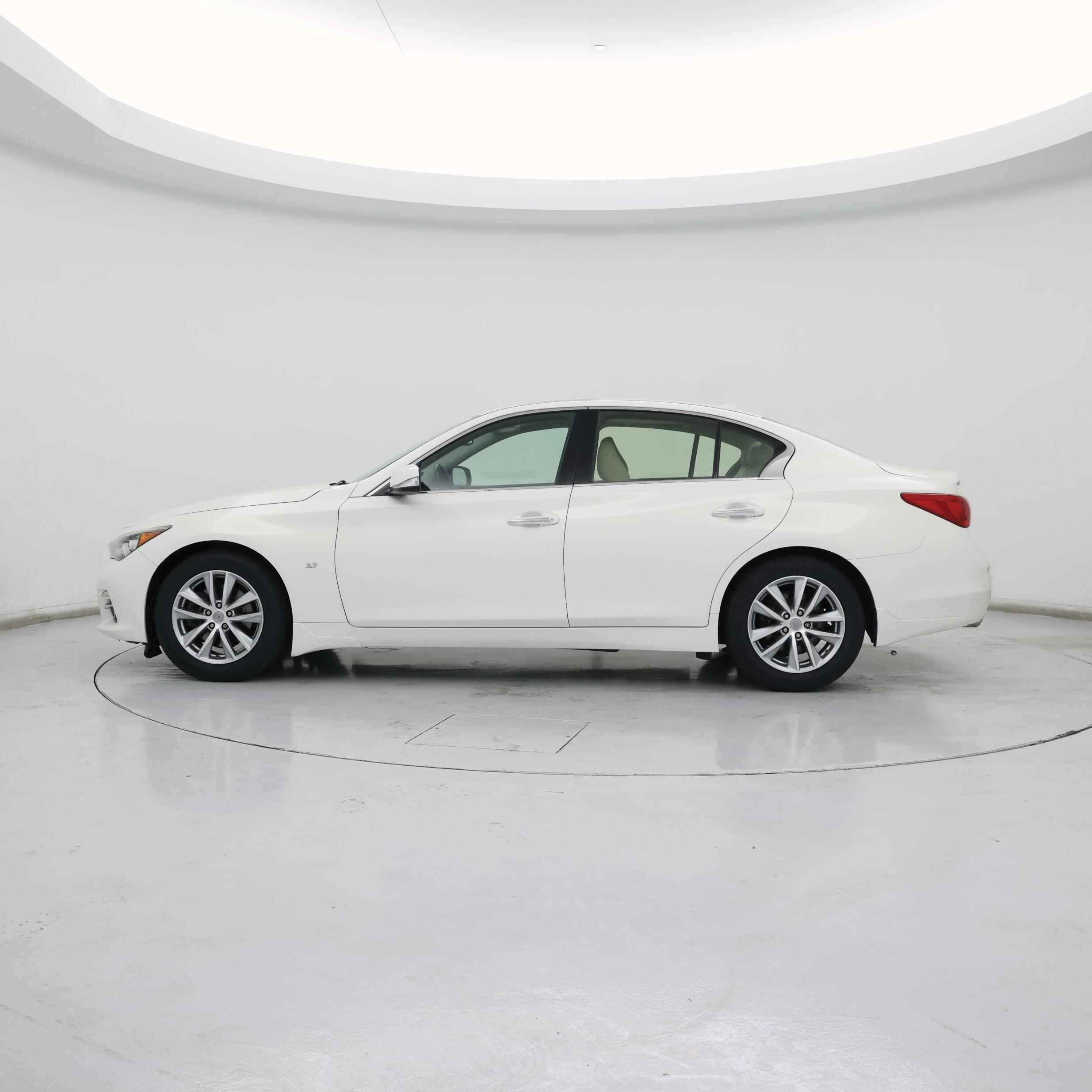 Thumbnail: 2015 INFINITI Q50 - 3