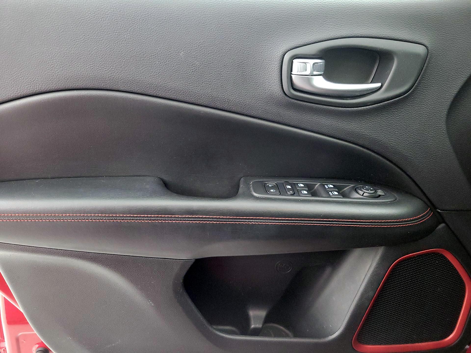 Thumbnail: 2018 Jeep Compass - 12