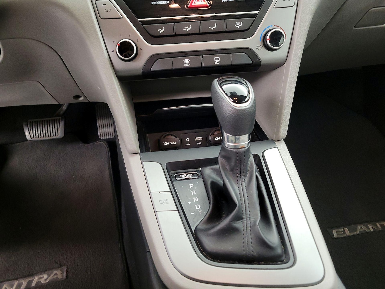 2017 Hyundai Elantra SE - Photo 18