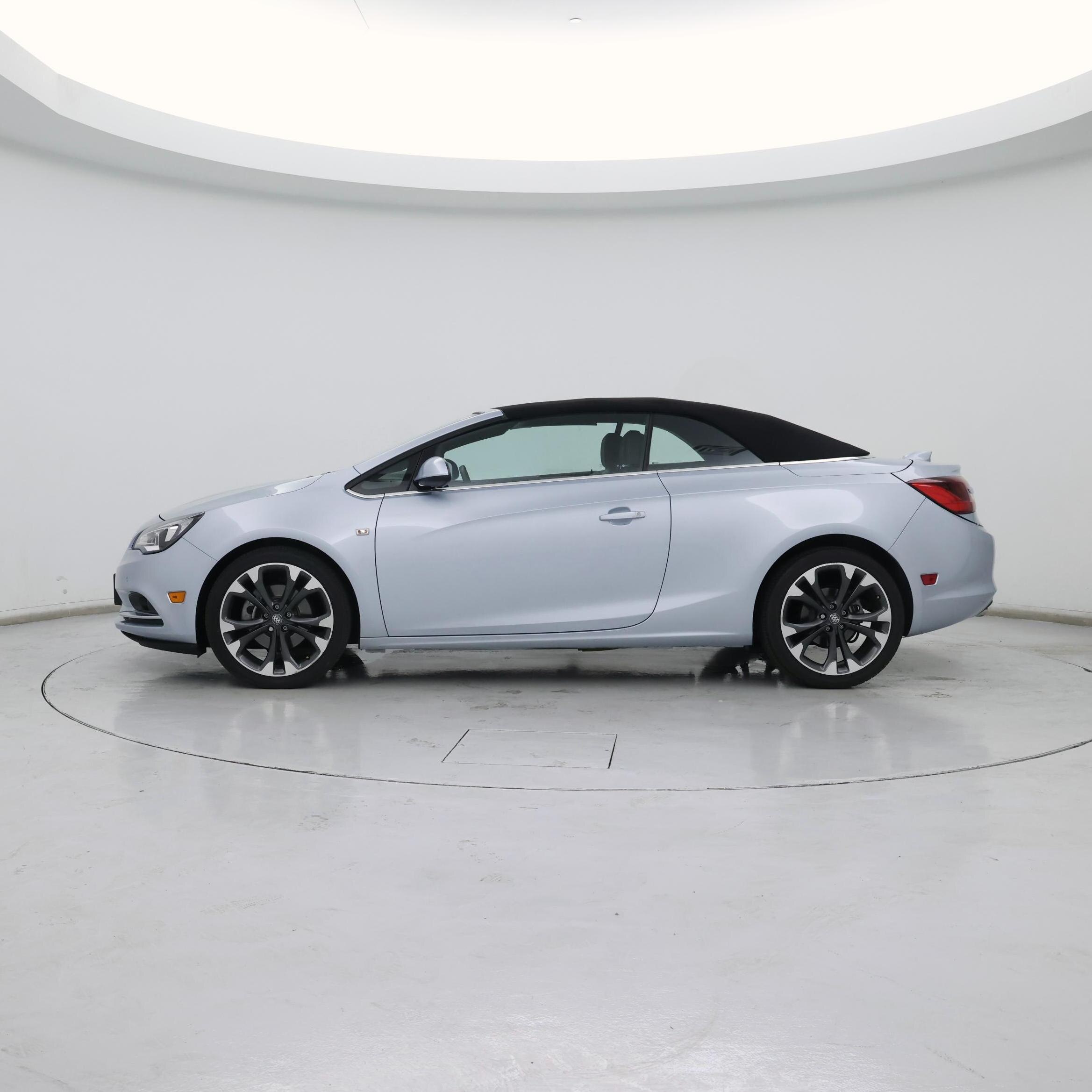 Thumbnail: 2018 Buick Cascada - 3