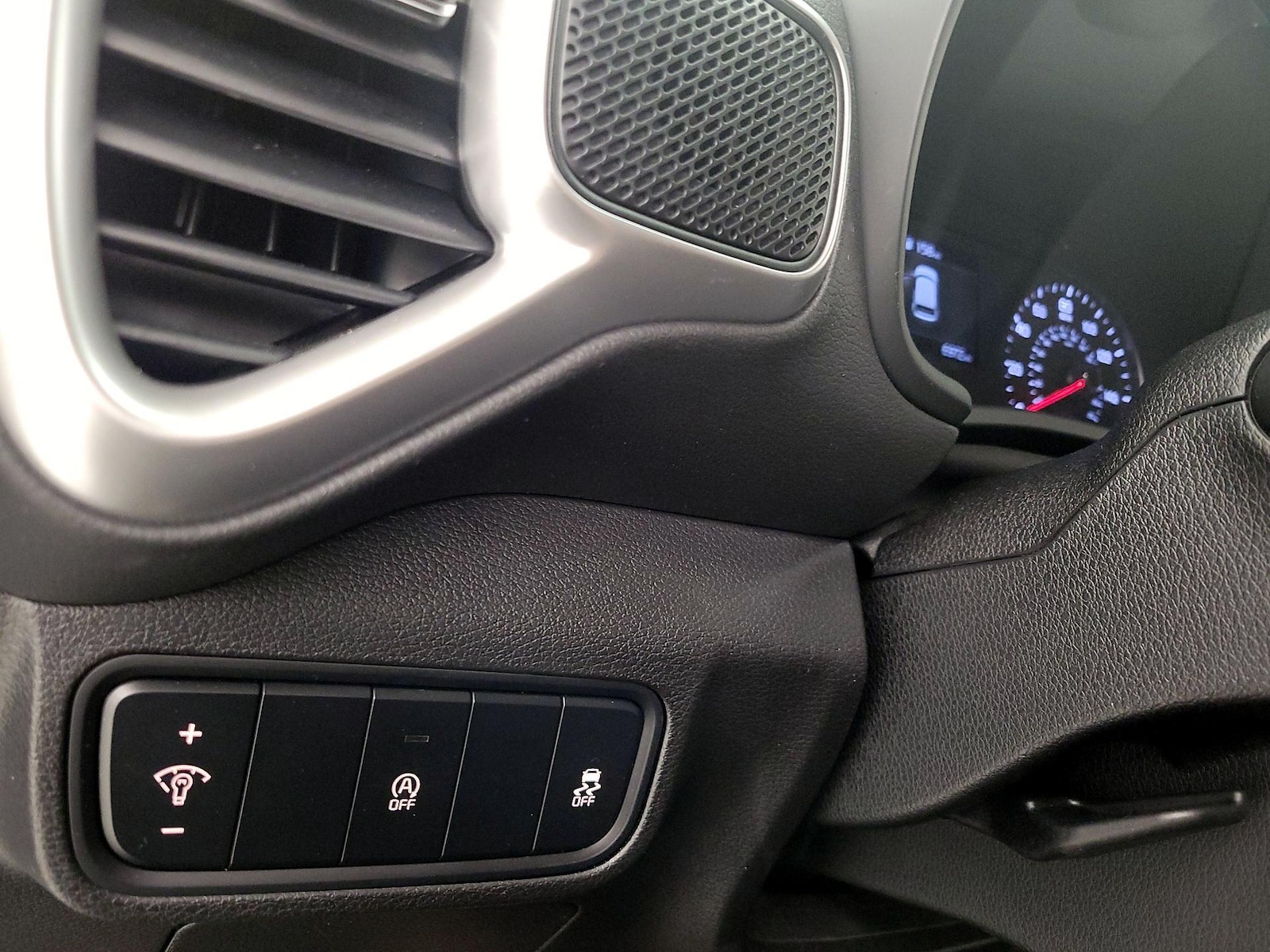 2021 Kia Soul LX - Photo 14