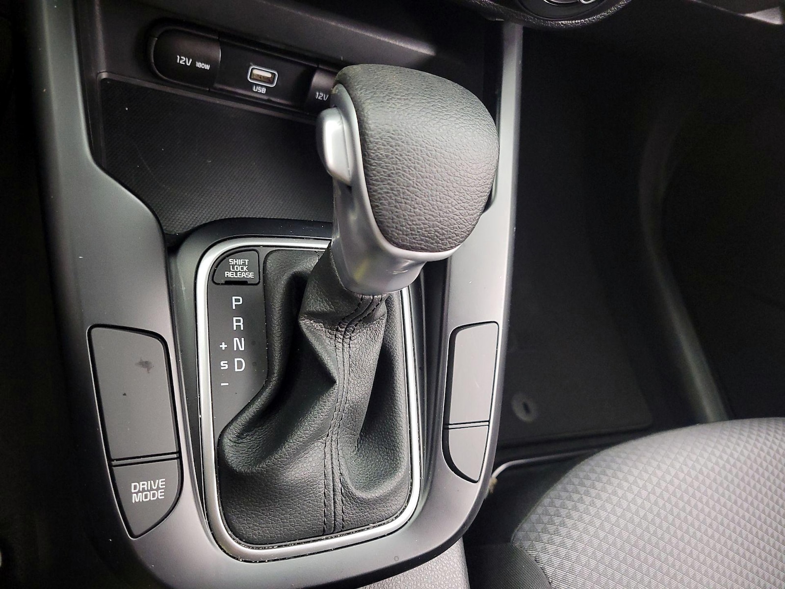 2021 Kia Soul LX - Photo 18