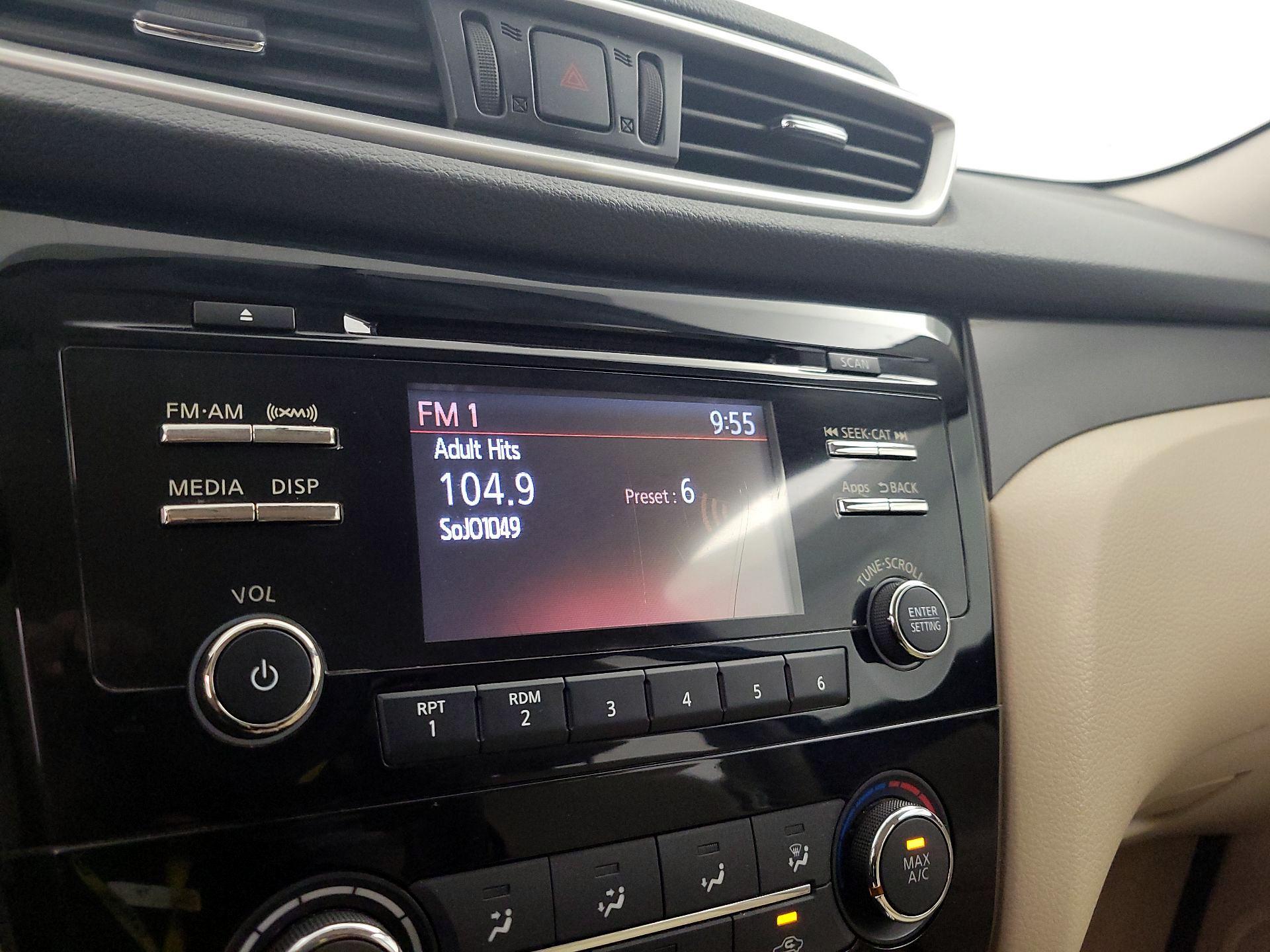 Thumbnail: 2015 Nissan Rogue - 15