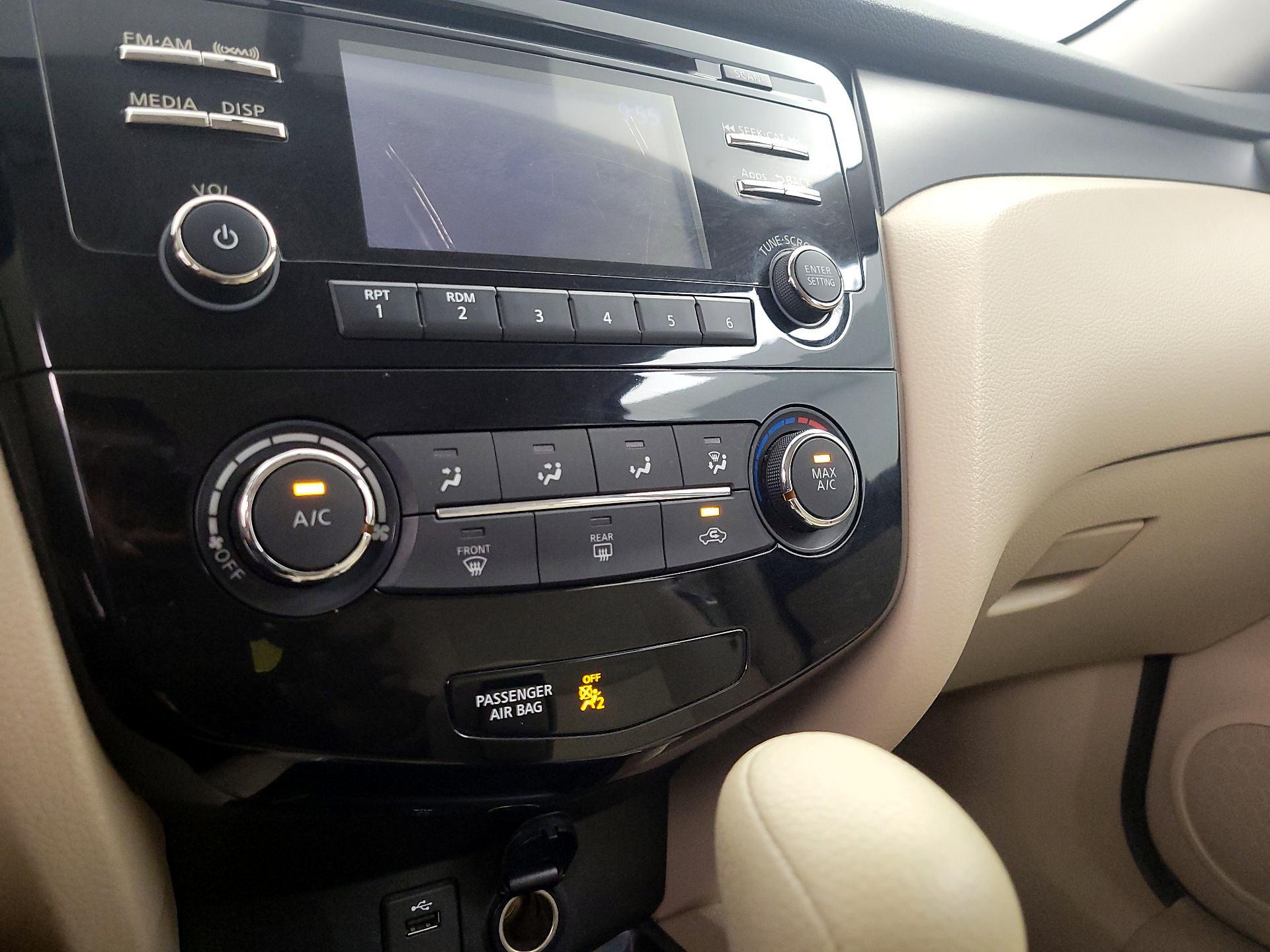 Thumbnail: 2015 Nissan Rogue - 16