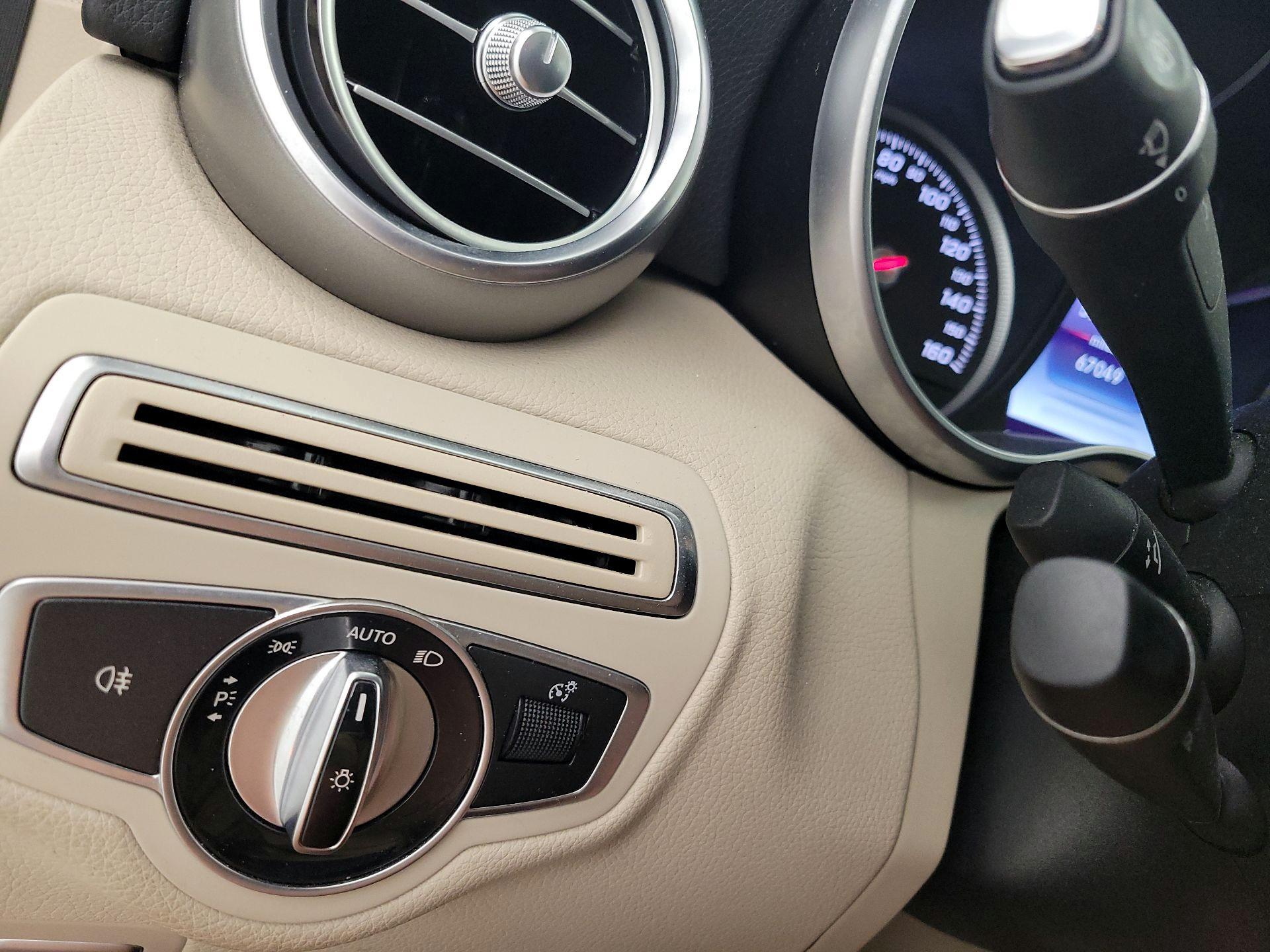 Thumbnail: 2016 Mercedes-Benz C-Class - 13