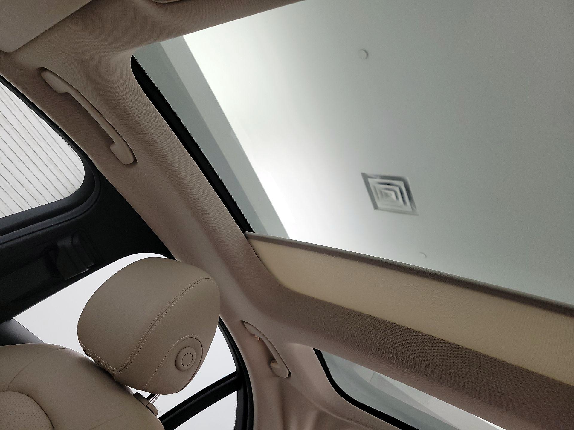Thumbnail: 2016 Mercedes-Benz C-Class - 19