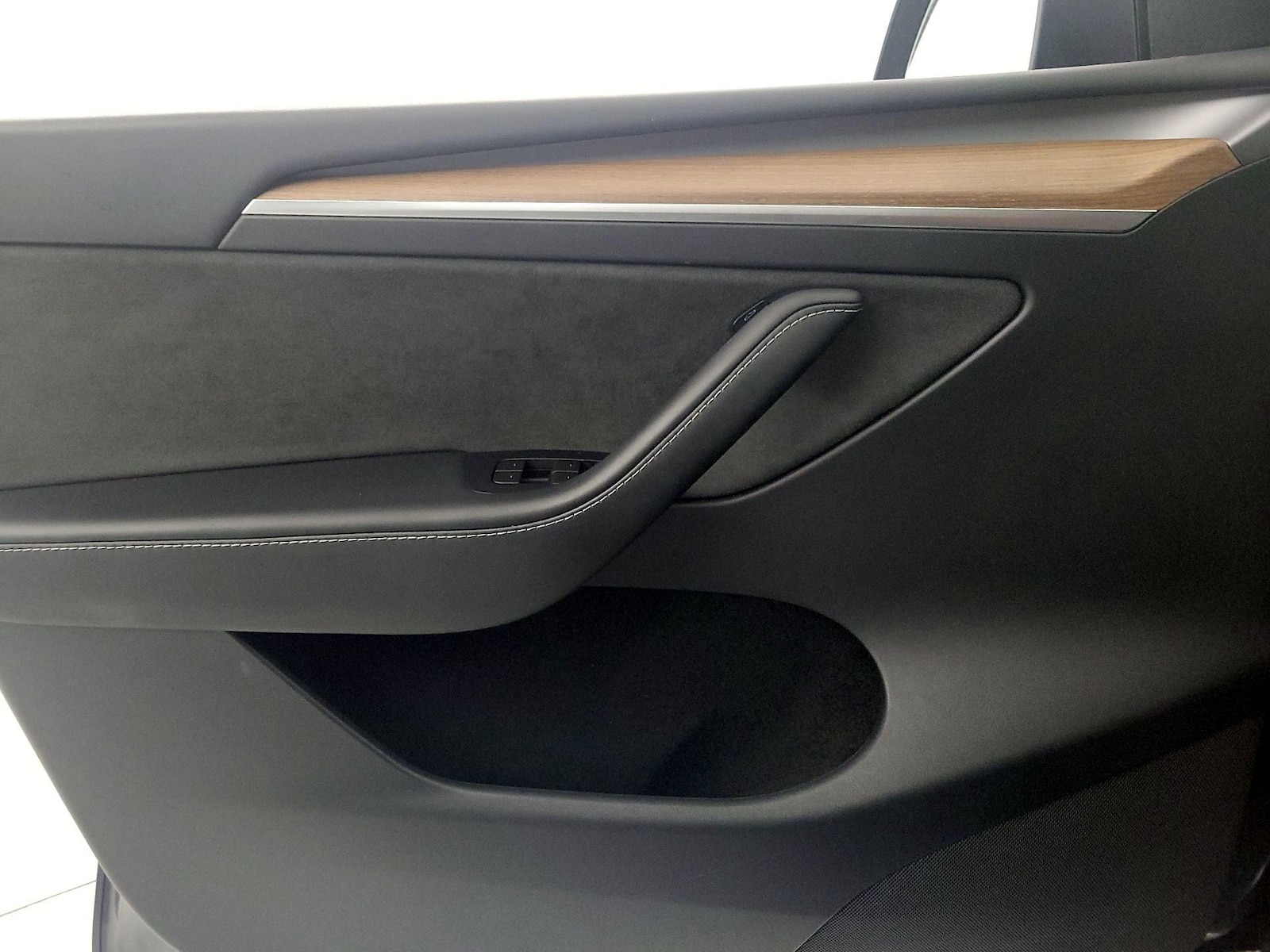 2023 Tesla Model Y Long Range - Photo 13